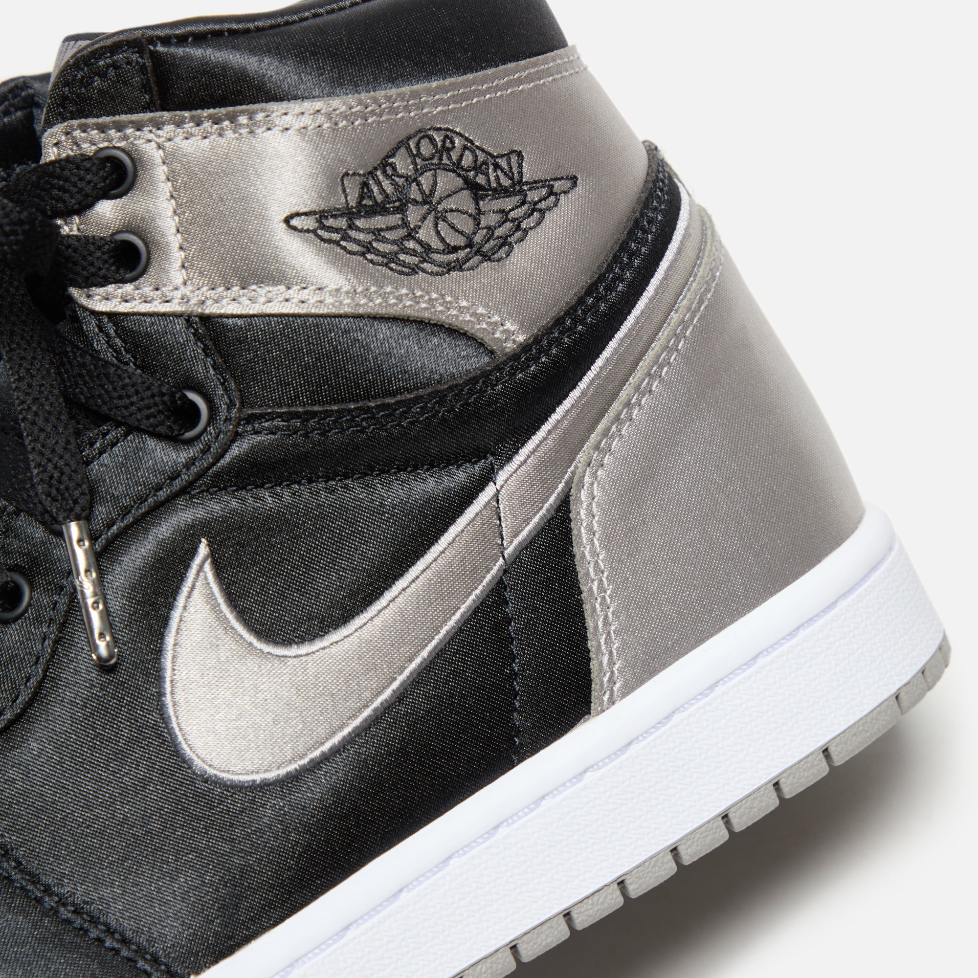 Jordan WMNS Air Jordan 1 Retro High OG - Black / Medium Grey