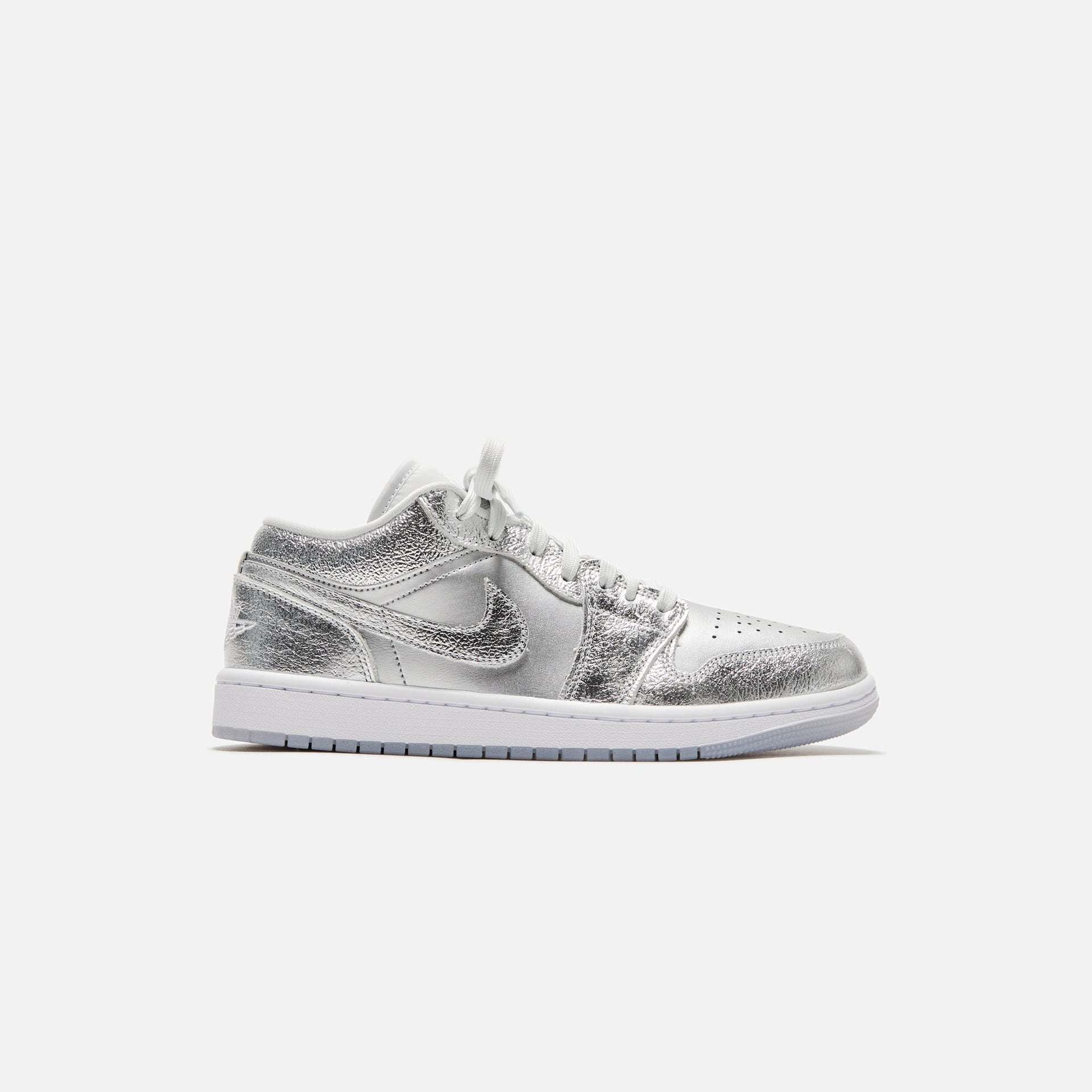 Nike WMNS Air Jordan 1 Low SE - Metallic Silver