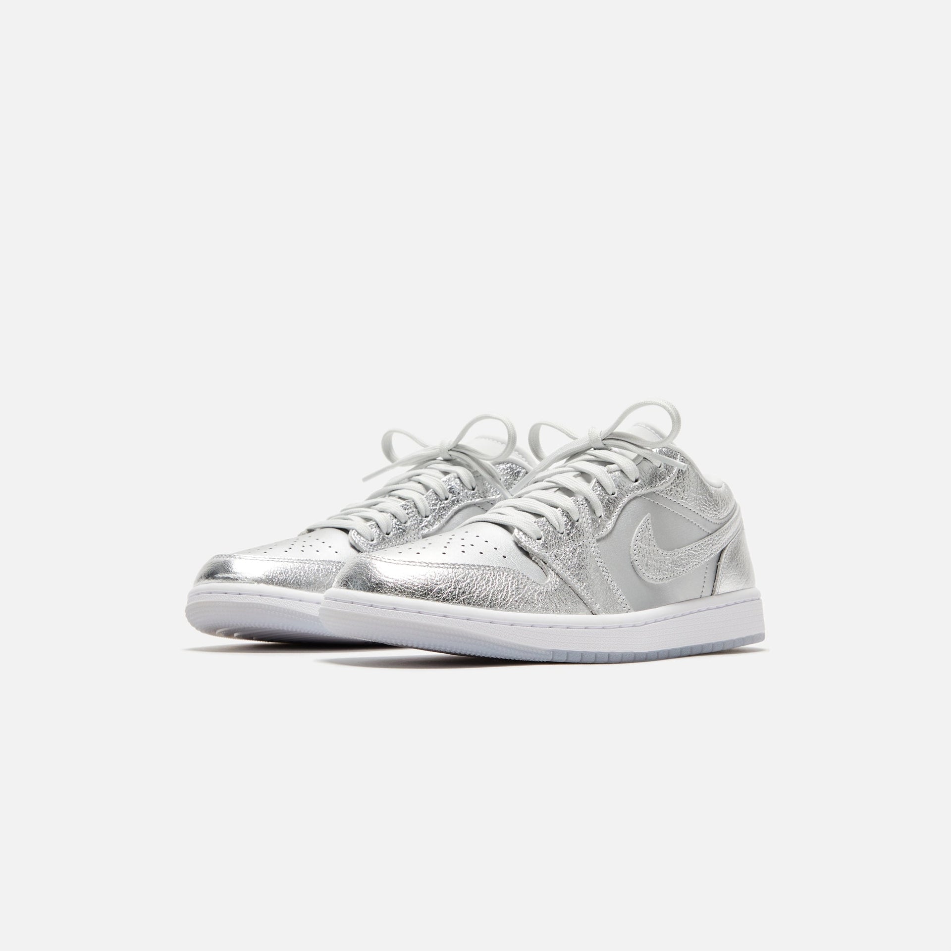 Jordan WMNS Air Jordan 1 Low SE - Metallic Silver