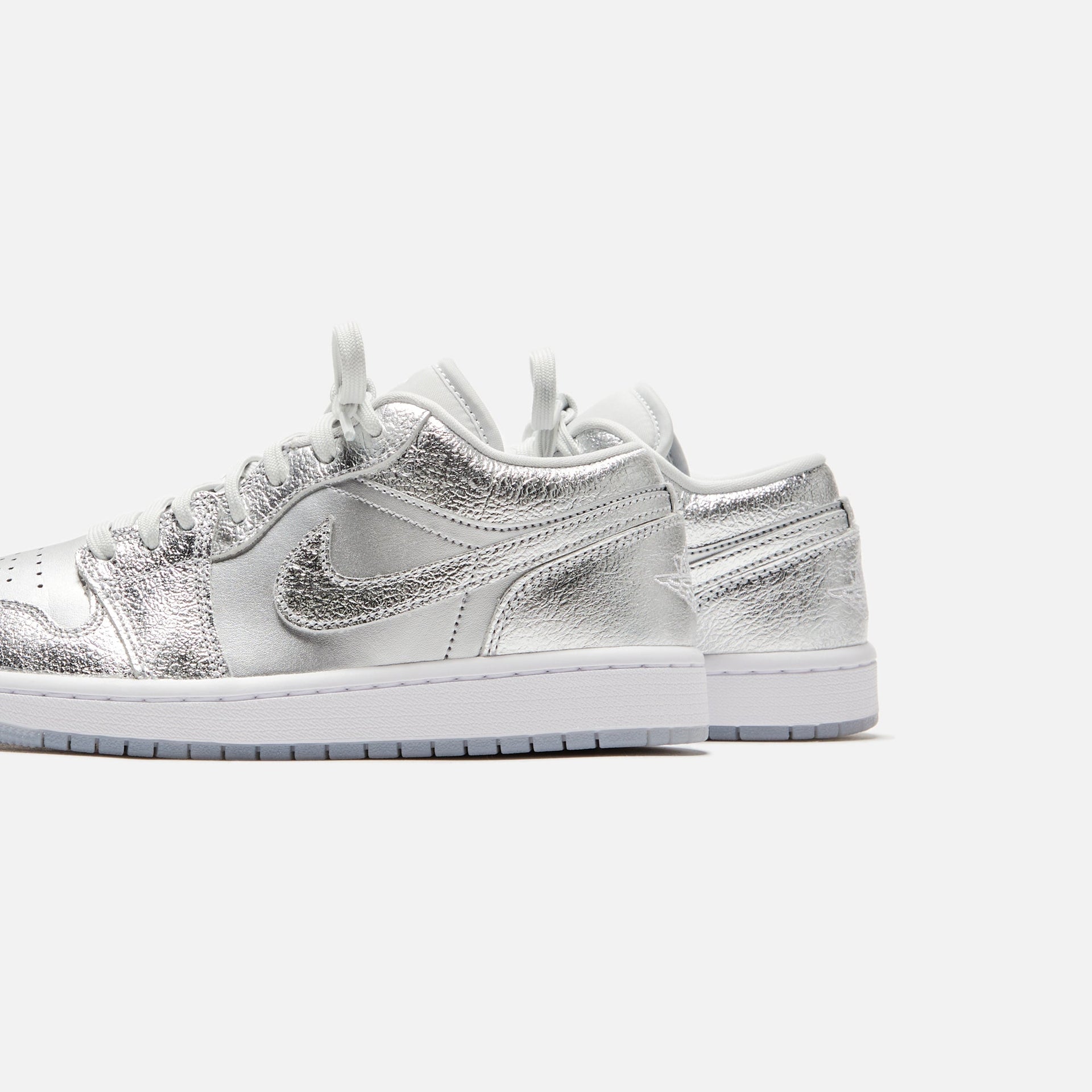 Jordan WMNS Air Jordan 1 Low SE - Metallic Silver