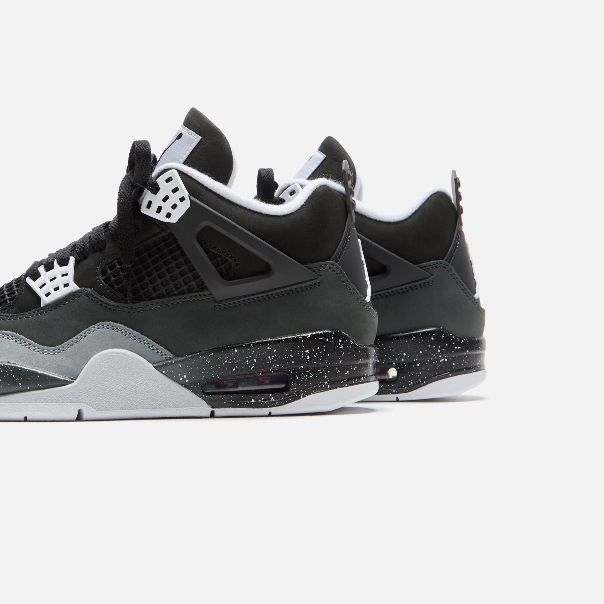 靴 AIR JORDAN 4 RETRO BLACK/WHITEANTHRACITE JORDAN BRAND AIR JORDAN 4 RETRO (ジョーダン ブランド エア