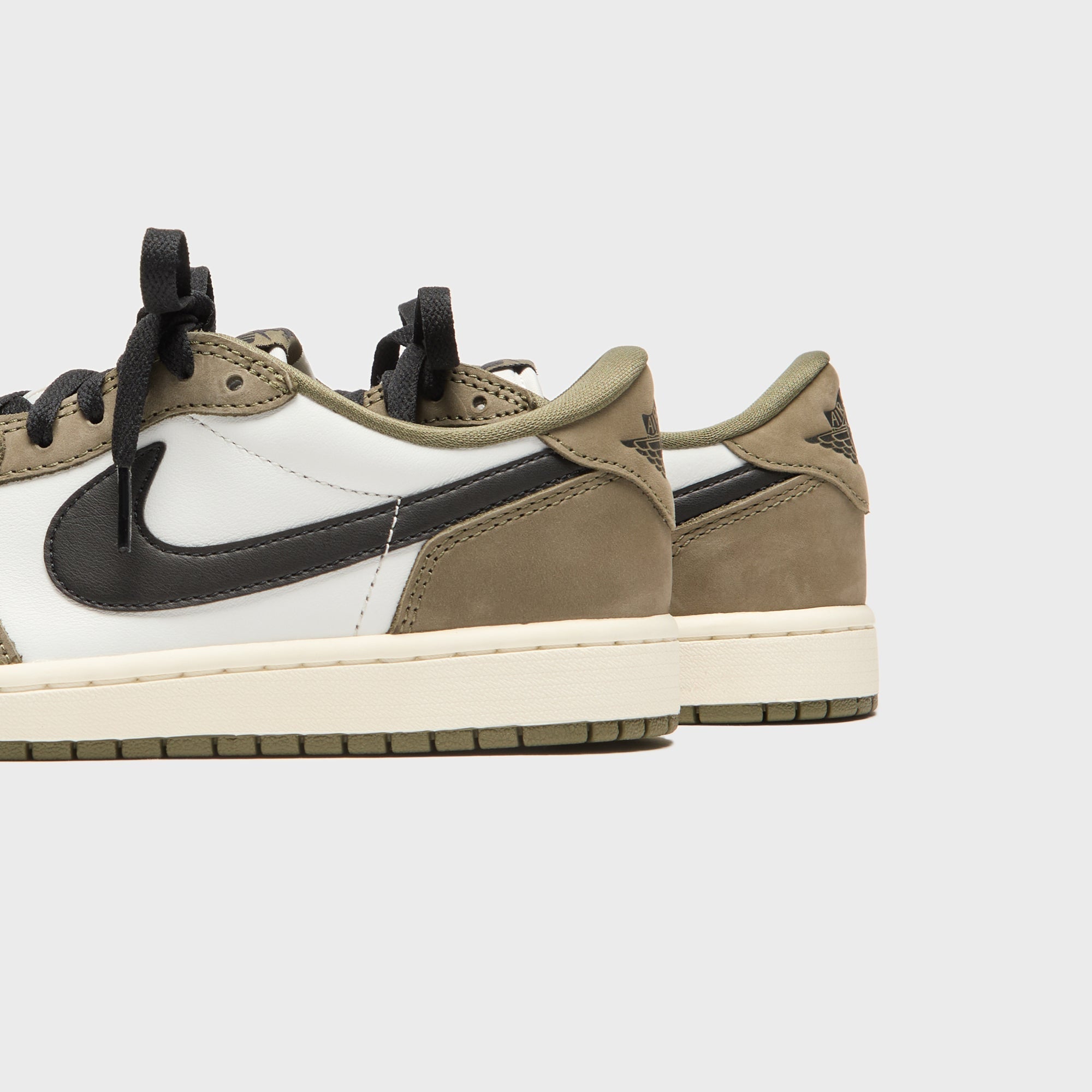 Jordan Air Jordan 1 Retro Low - Medium Olive / Summit White / Sail
