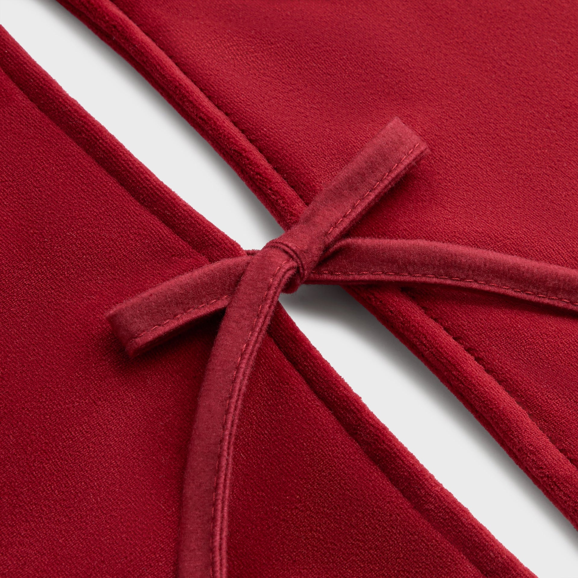 Kithmas Velvet Christmas Tree Skirt - Allure