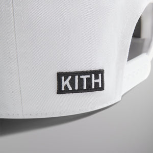 Marvel | Kith Gwynn Pinch Crown Snapback - White PH