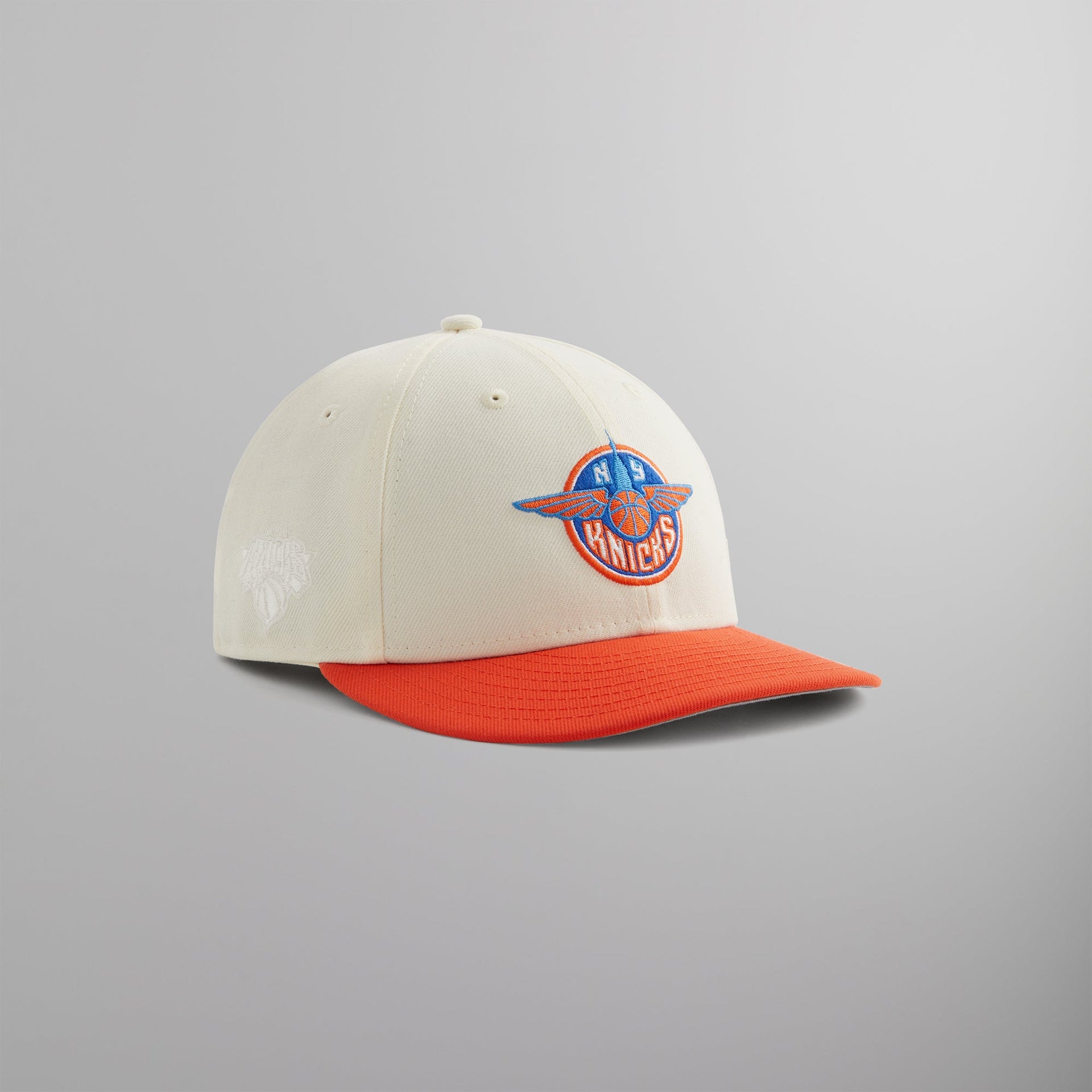 Kith & New Era for the New York Knicks Wings Logo Low Profile 59FIFTY Fitted - Sandrift