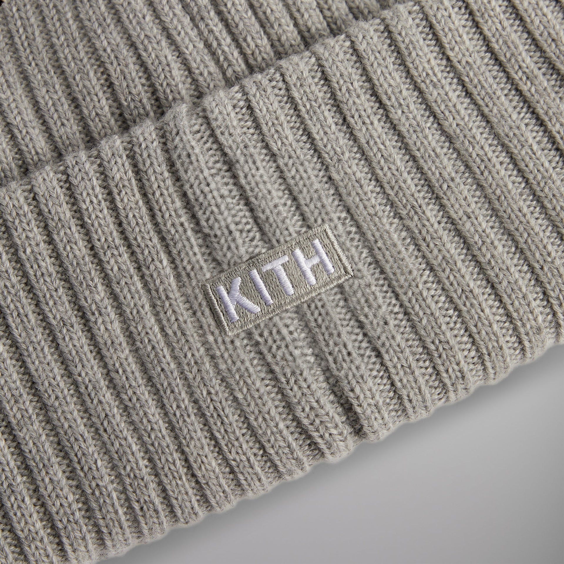 Kith for the New York Knicks Archway Beanie - Light Heather Grey