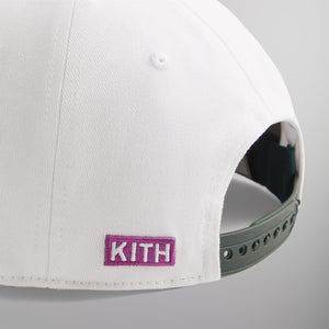 Batman | Kith Joker Twill Low Pinch Crown Snapback - White