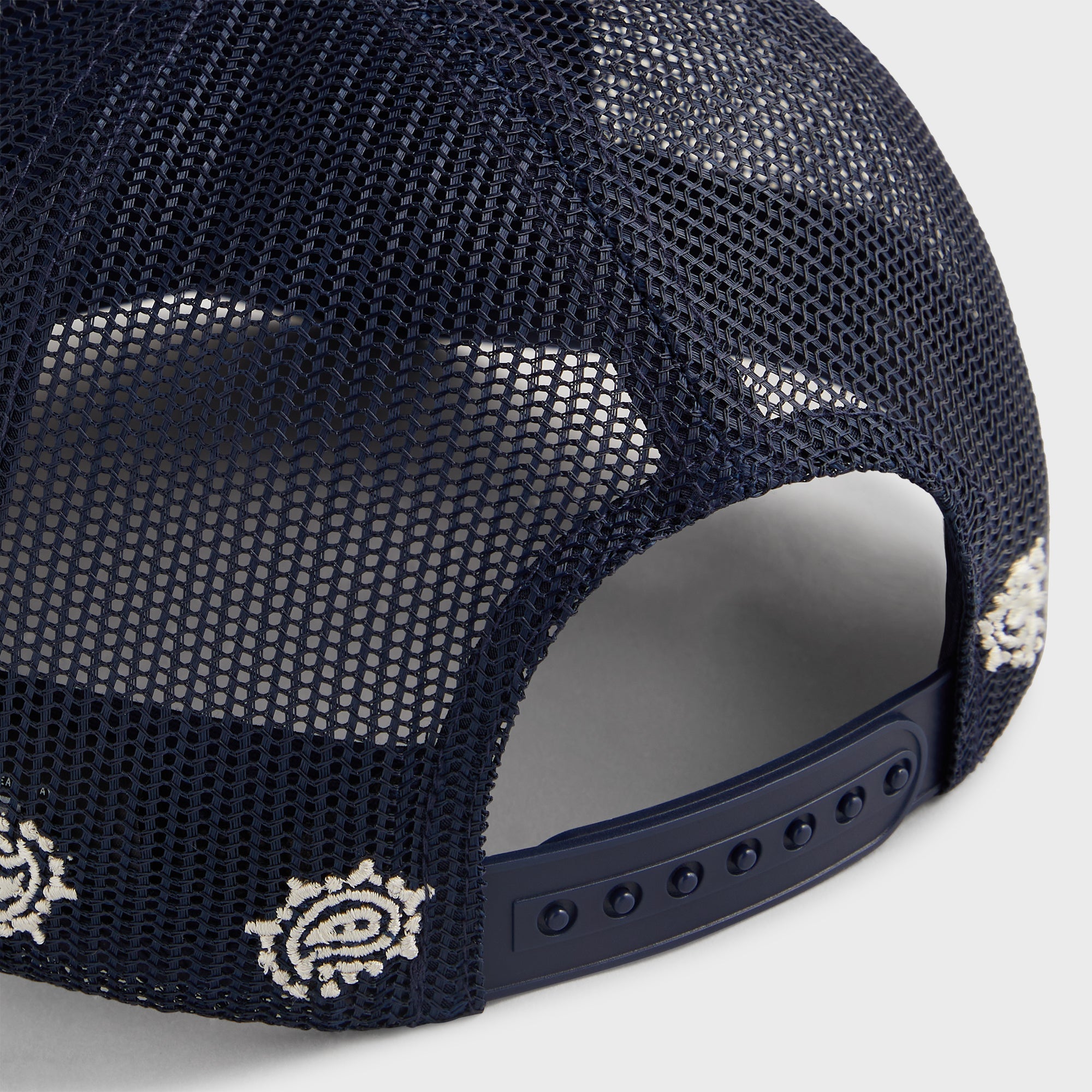 帽子 Kith Embroidered Nolan Trucker Hat Navy Kith Embroidered Nolan Trucker Hat - Nocturnal – Kith Canada