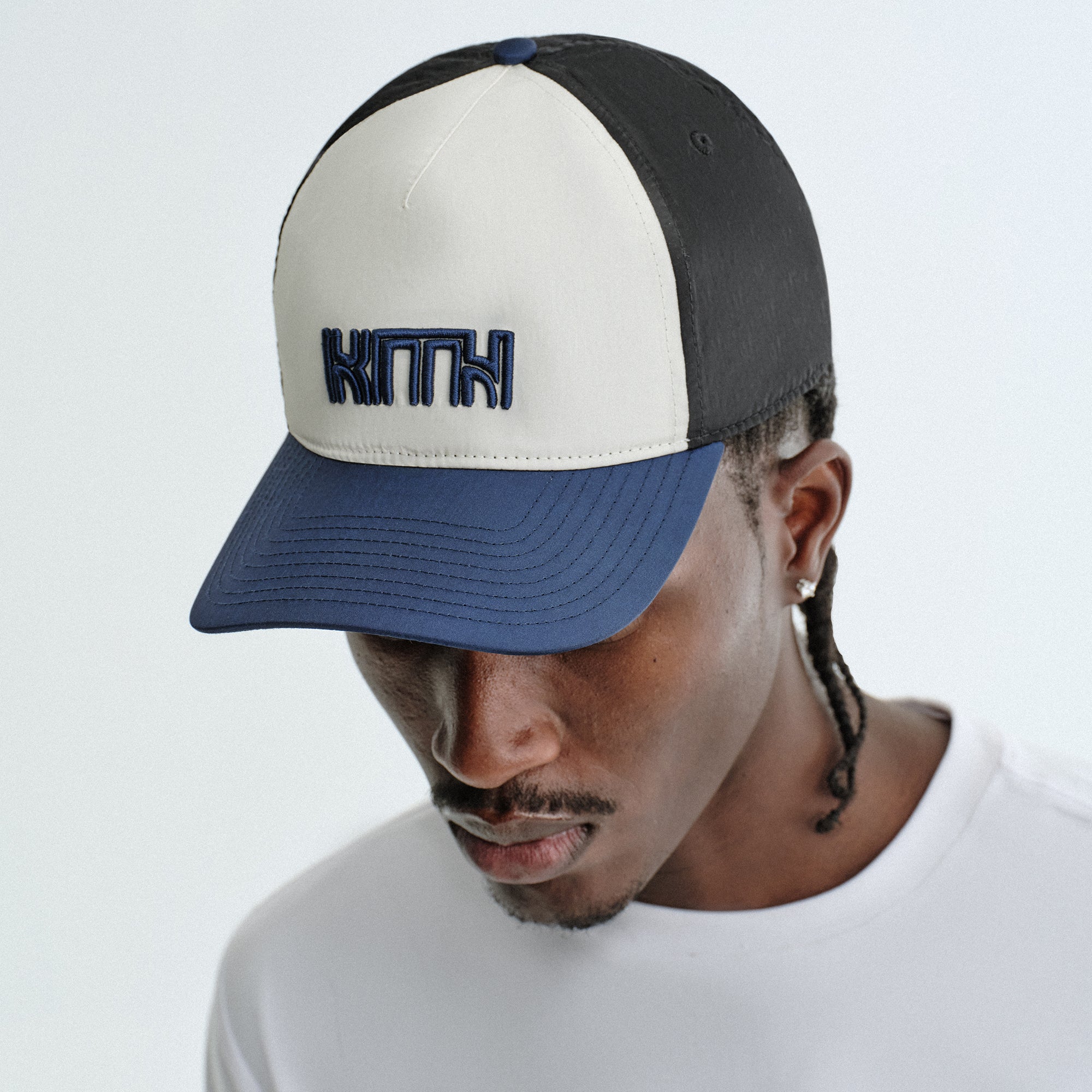 【新品/未使用】KITH キャップ Serif Snapback Buy Kith For New Era Serif Ear Flap Fitted Cap 'Sandrift