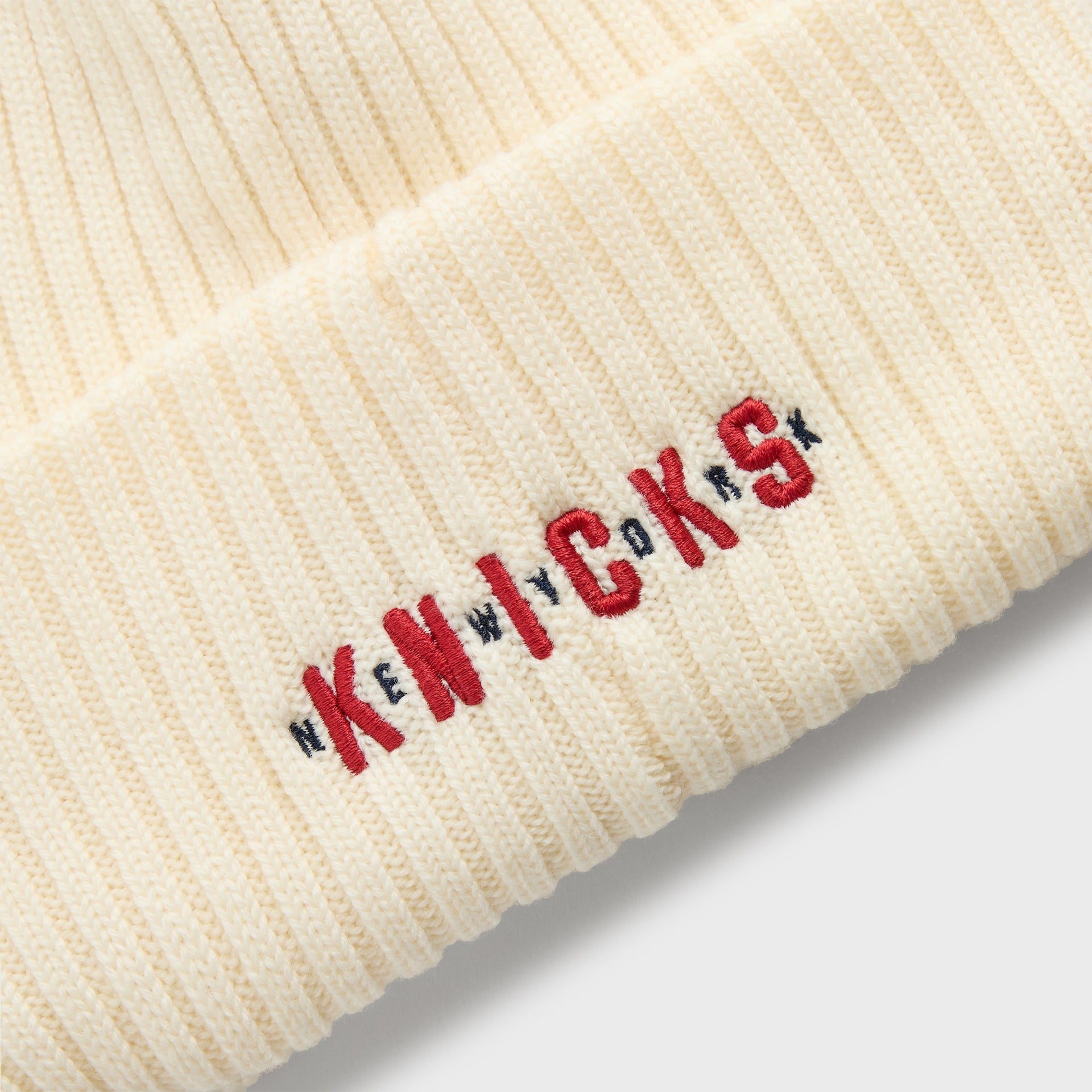 Kith & New Era for the New York Knicks Knit Beanie - Sandrift - PH