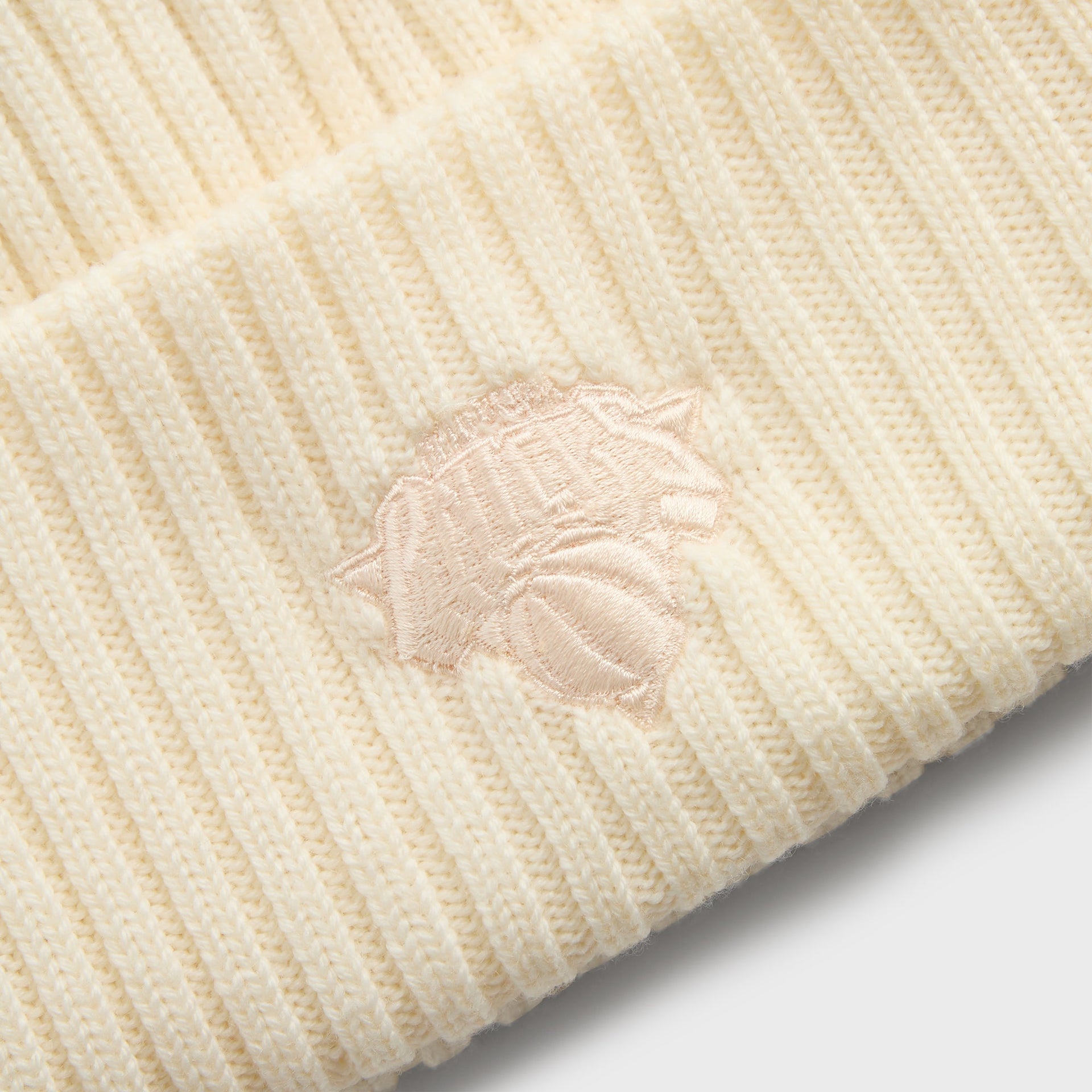 Kith & New Era for the New York Knicks Knit Beanie - Sandrift - PH