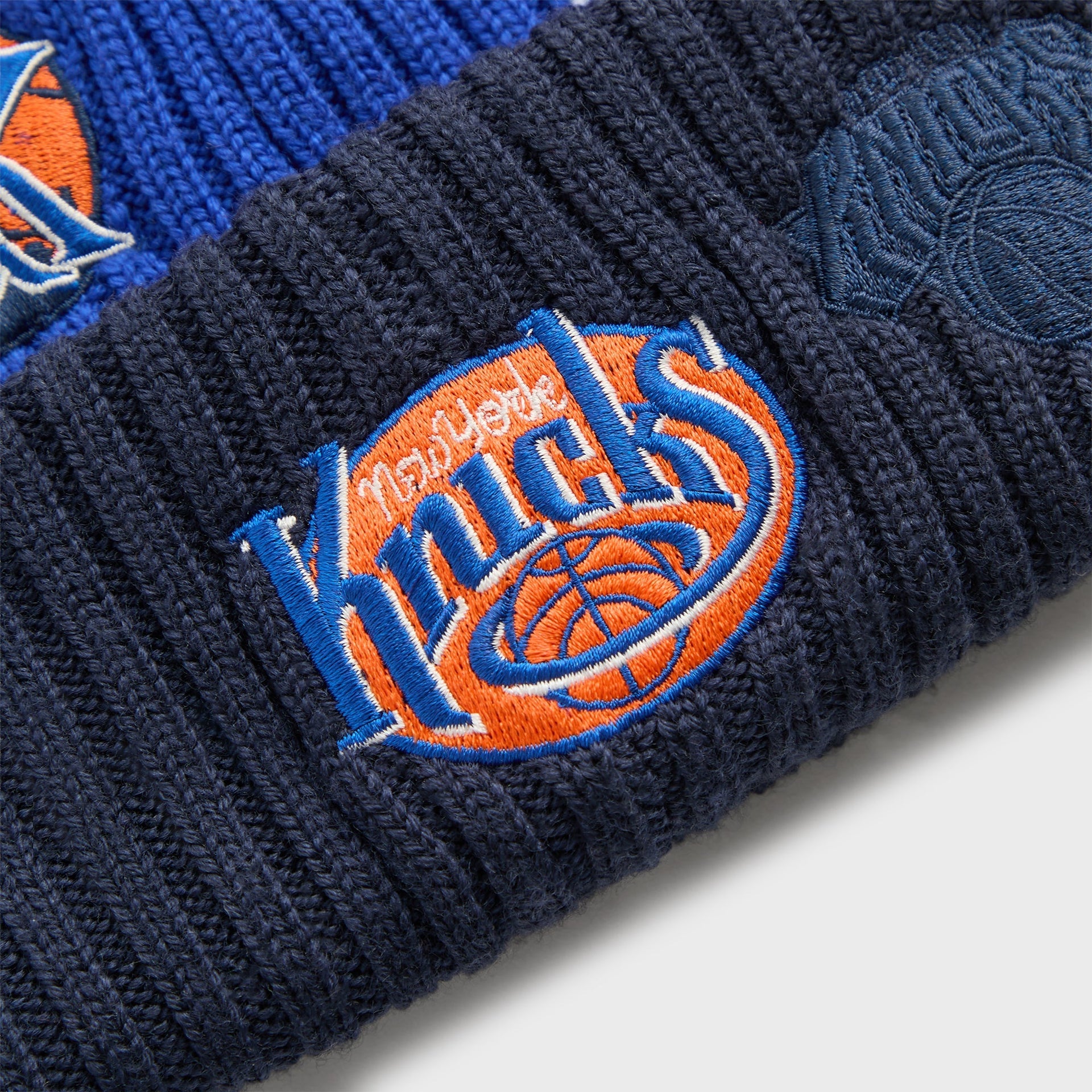 Kith & New Era for the New York Knicks All Over Patches Knit Beanie - Royal - PH