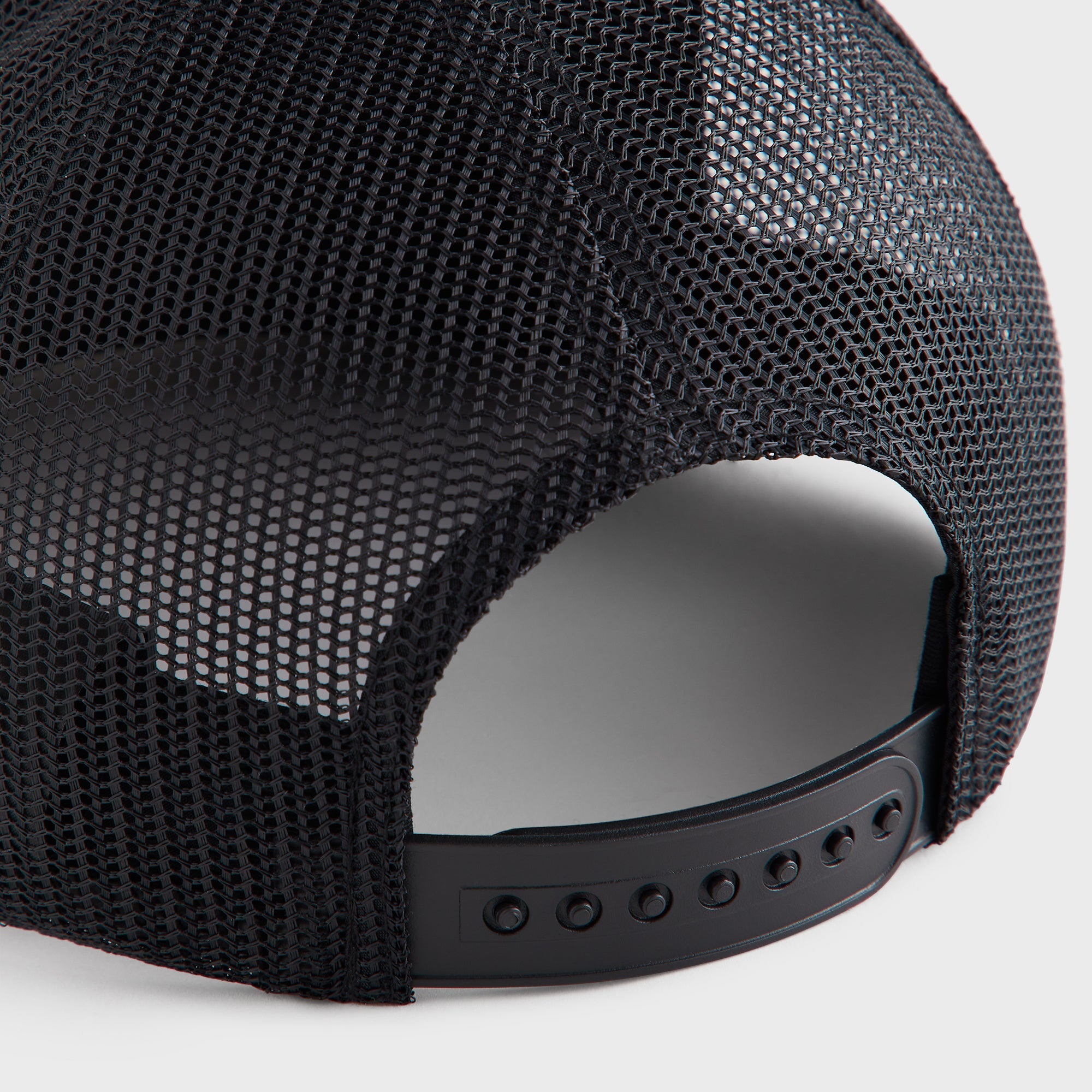 Kith Laurel Pegasus Nolan Trucker Hat - Black – Kith Canada
