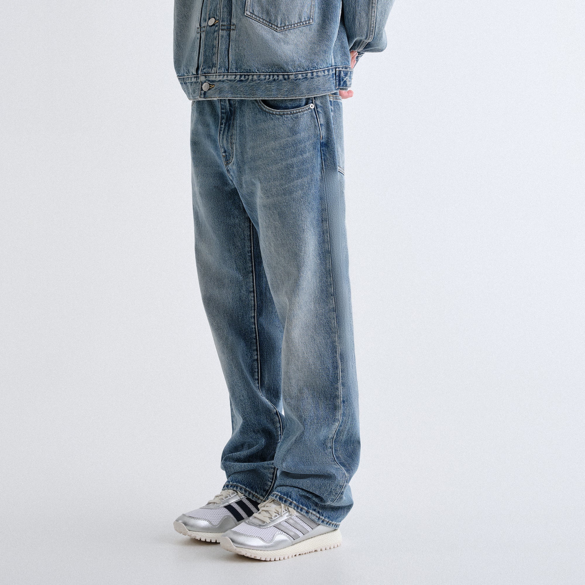 パンツ Kith The Webster Chill Jean 28 Kith The Webster Chill - Mid Indigo – Kith Canada