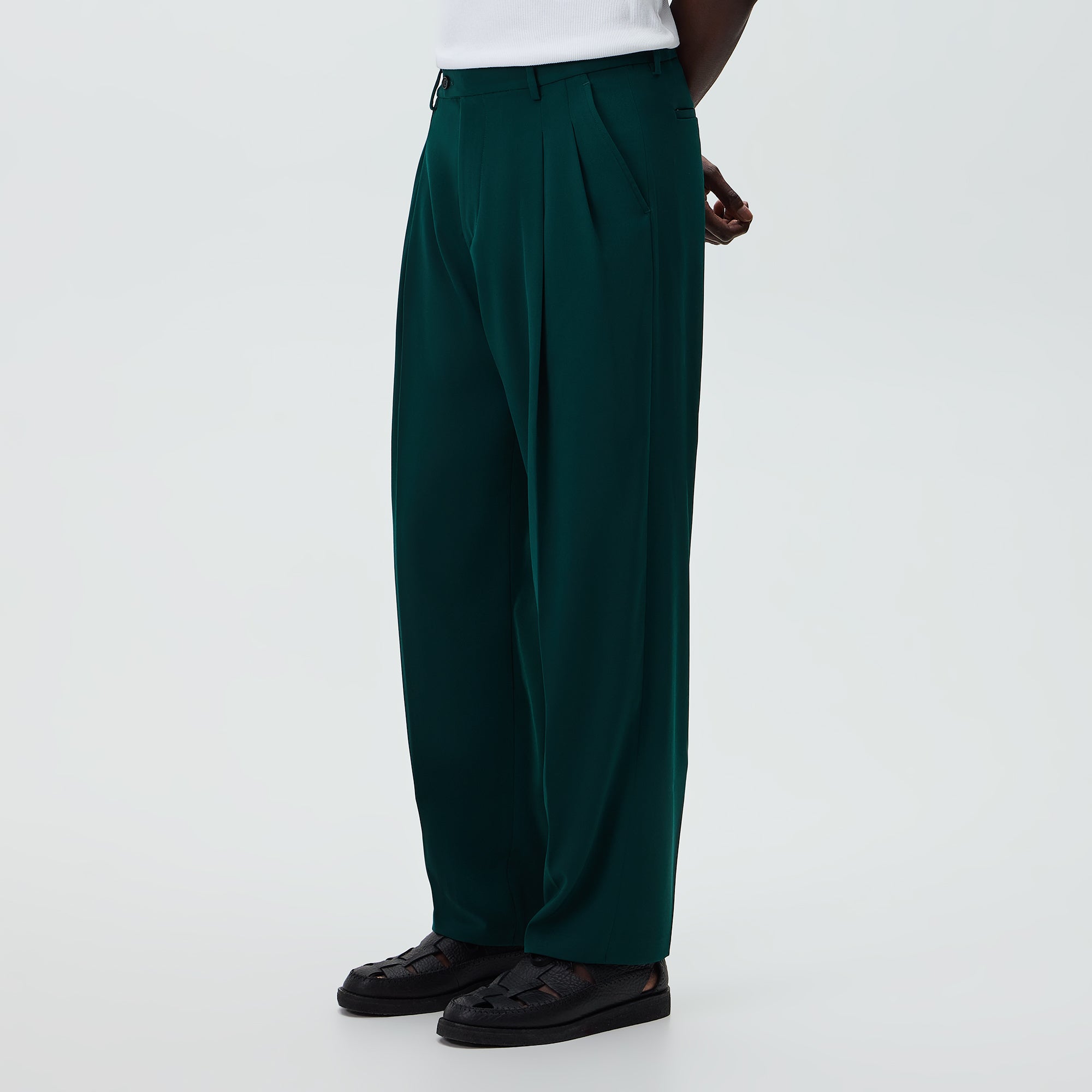 KITH ×  TRUCKPANTS GREEN 2XL Kith Drape Twill Kylan Pleated Trouser - Chronicle – Kith Canada