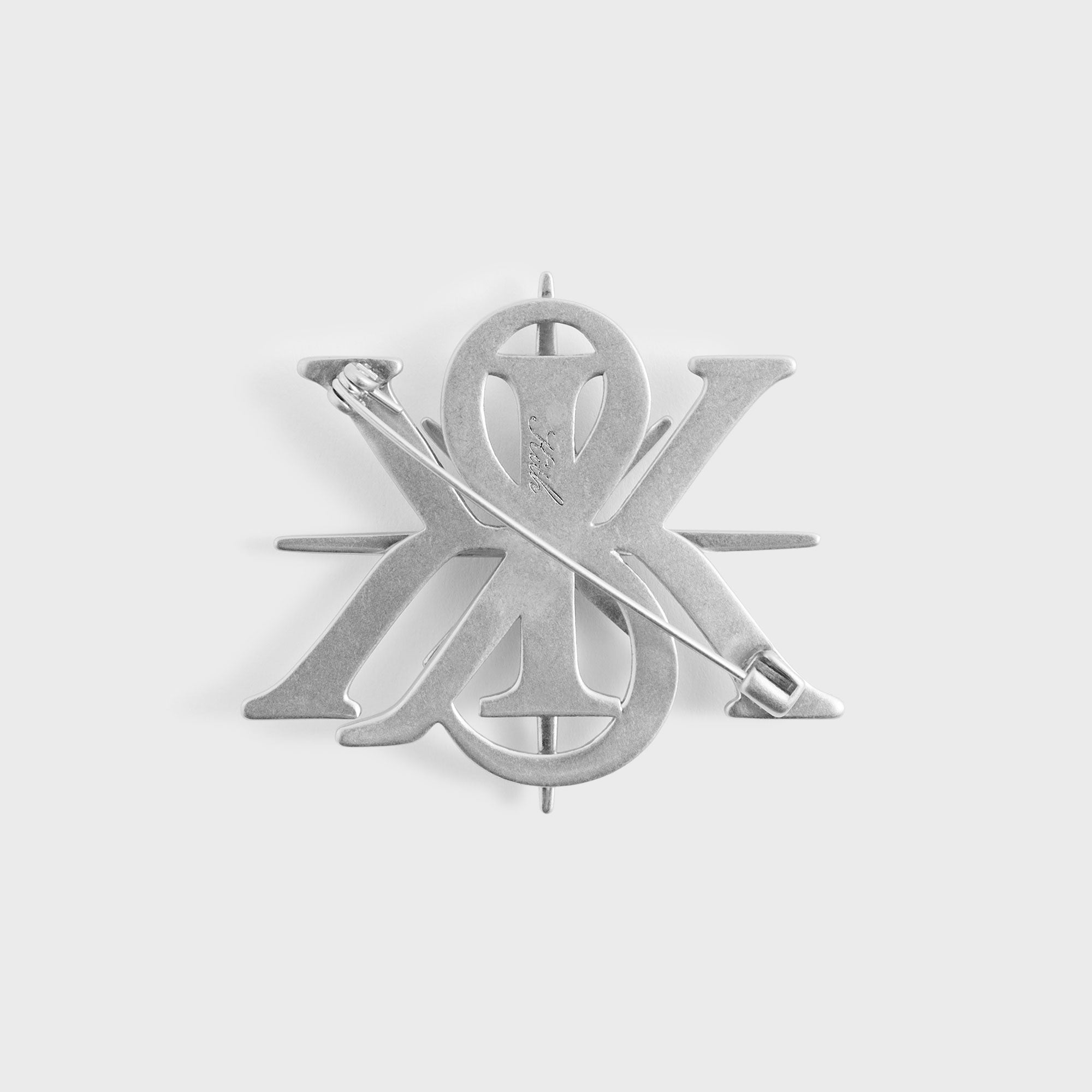 Lisa for Kith Women Crest Brooch　ブローチ Lisa for Kith Women Crest Brooch - Silver – Kith Canada