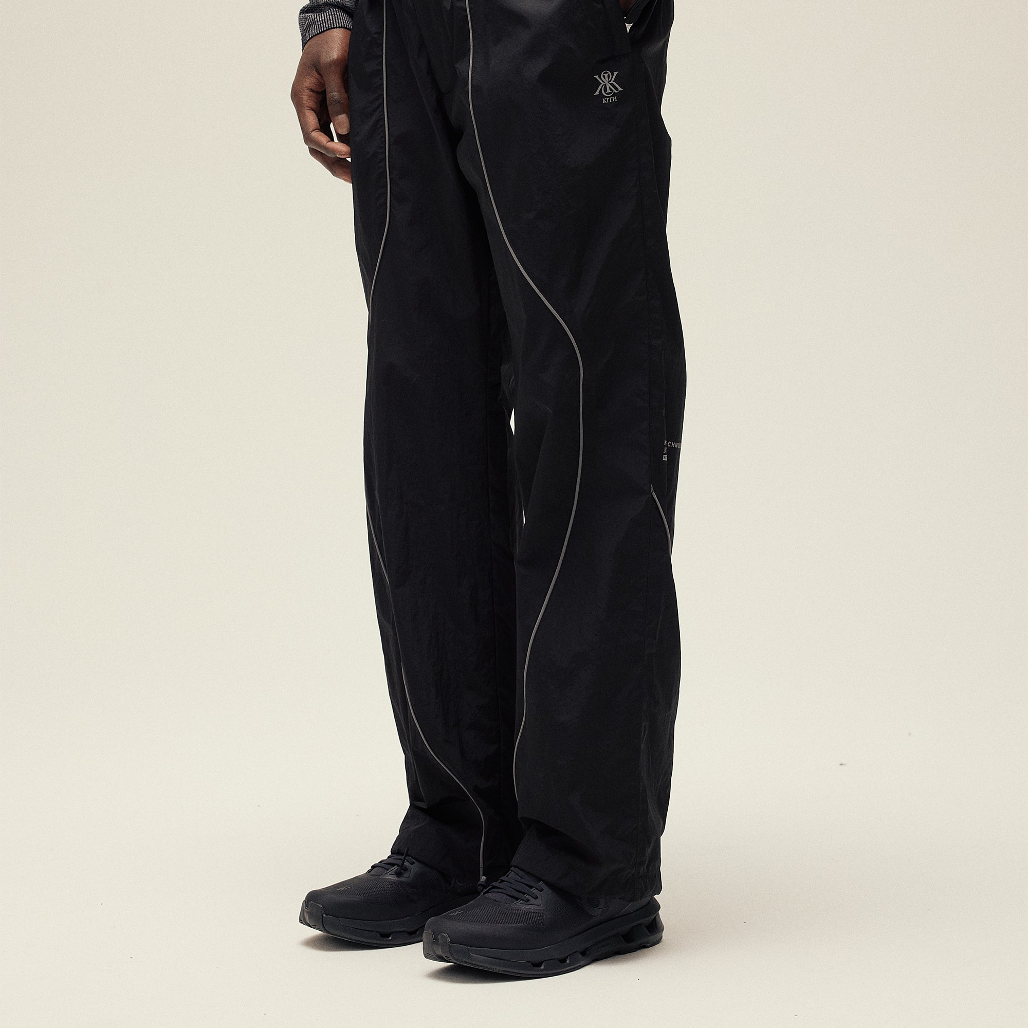 Kith Seamed Nylon Bolt Pant - Black – Kith Canada