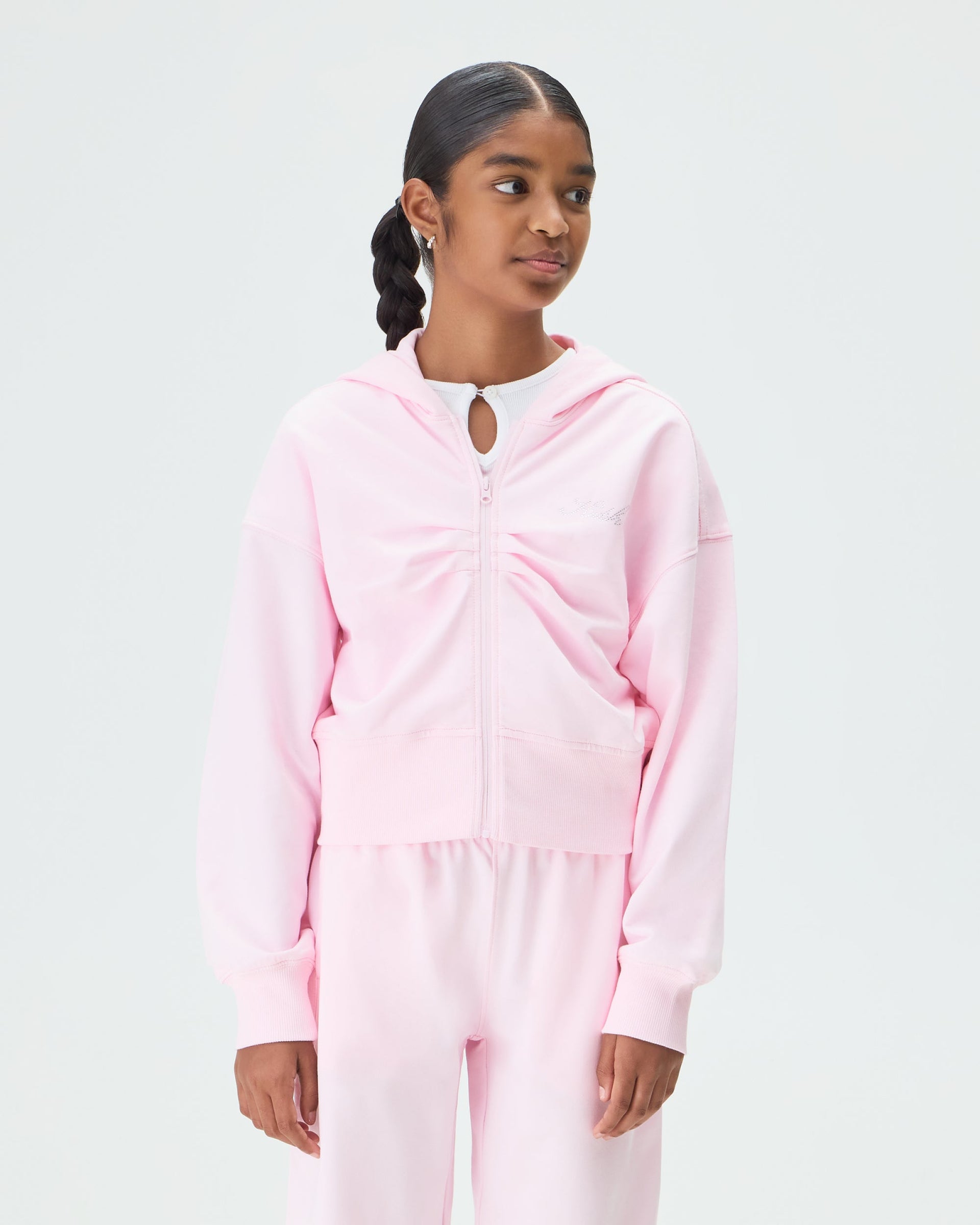 gid://shopify/MediaImage/46527105794324