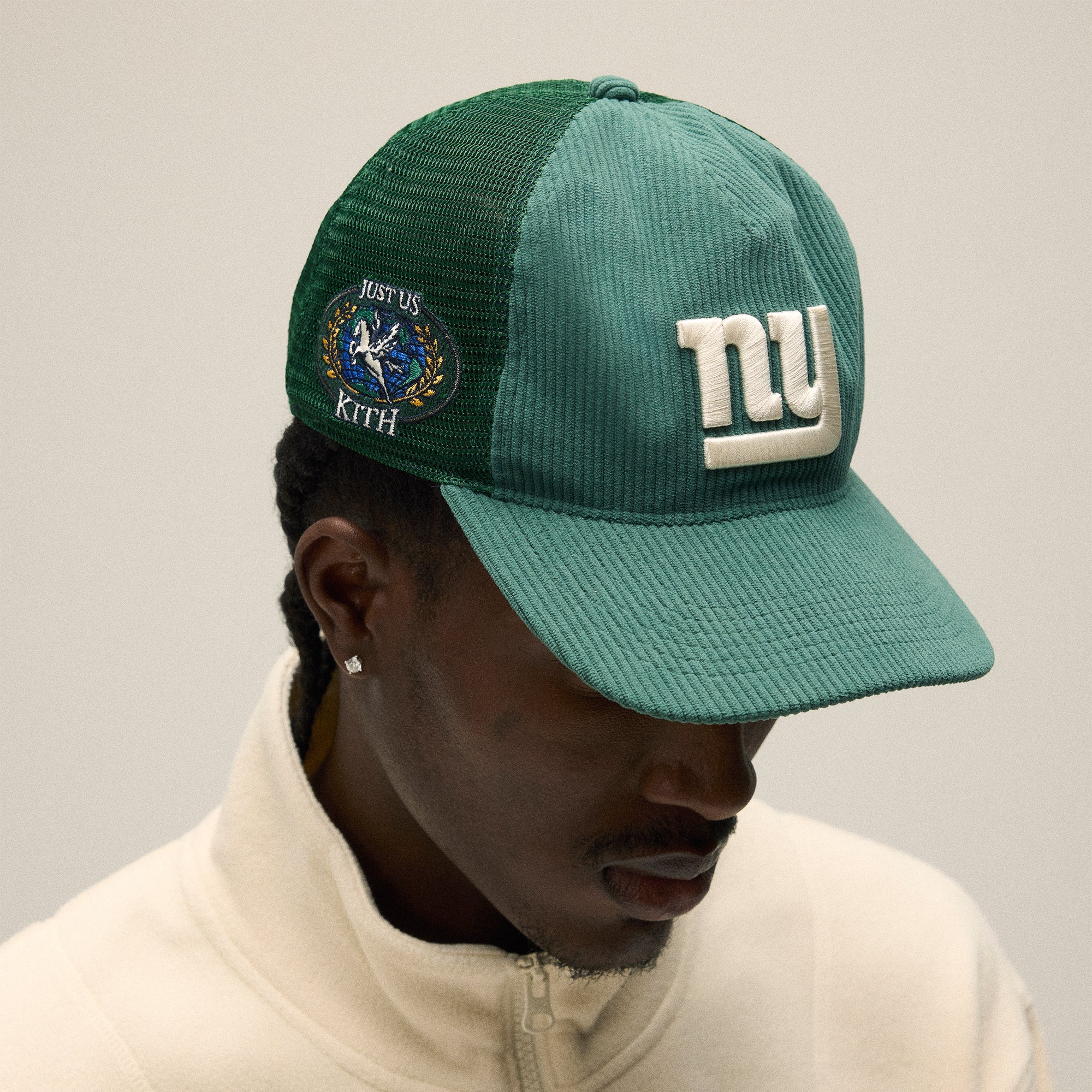 【KITH NYC】NYジャイアンツ コーデュロイ トラッカーキャップ KHM050944-001-FRONT.jpg?v=