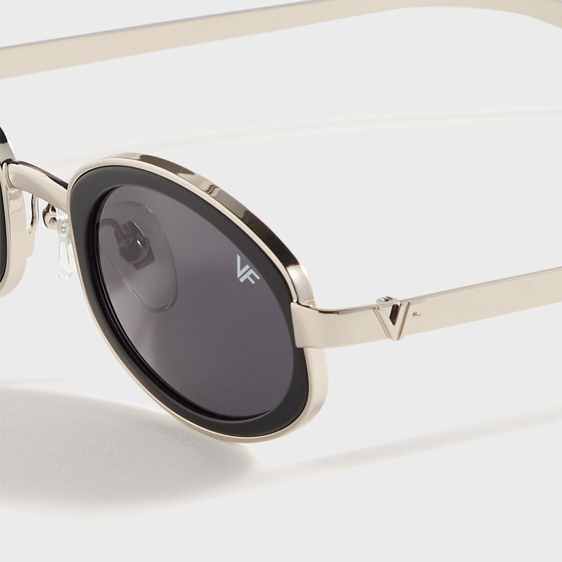 Vintage Frames Sincere 24KT - White Gold / Matte Black