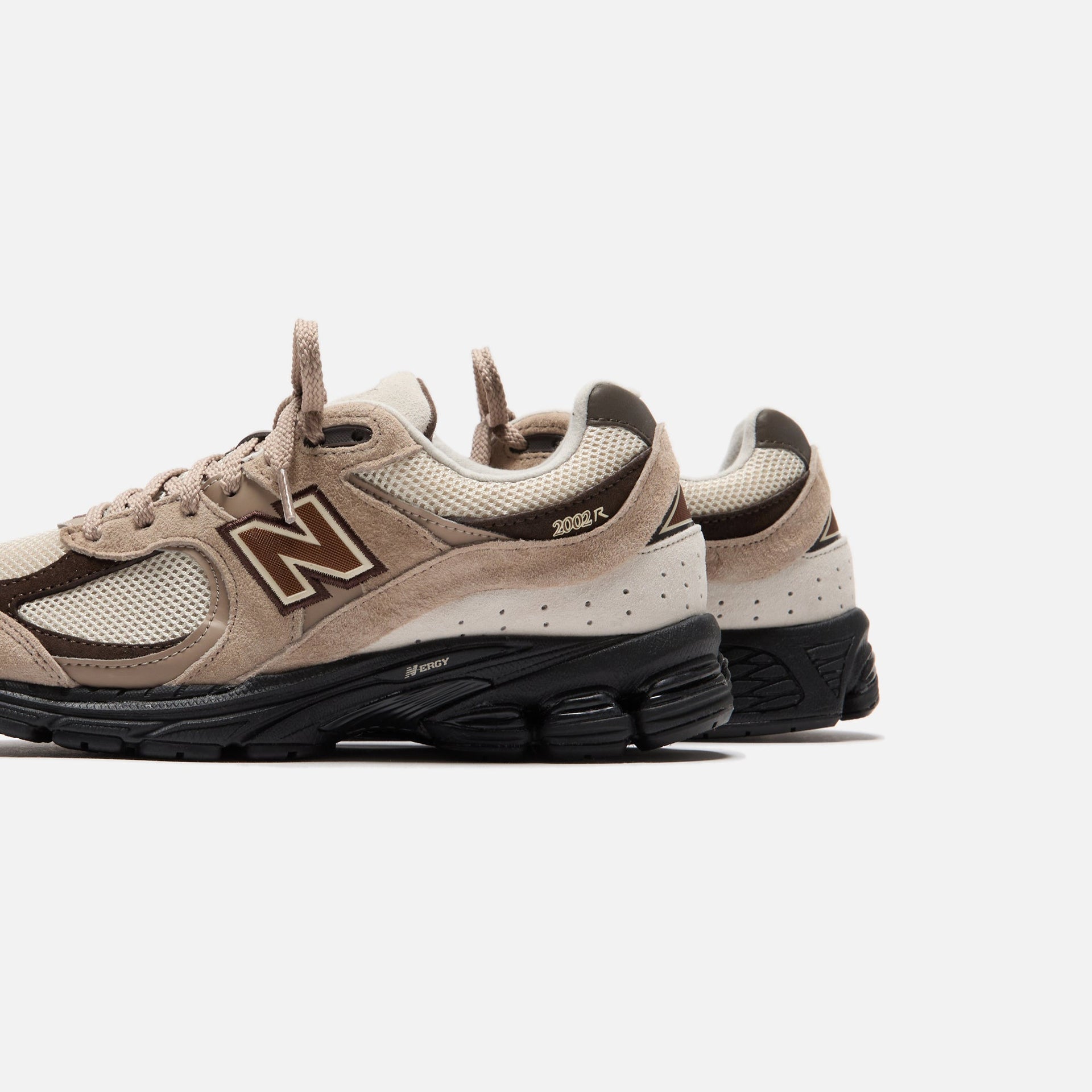 New Balance 2002R - Driftwood / Rich Earth