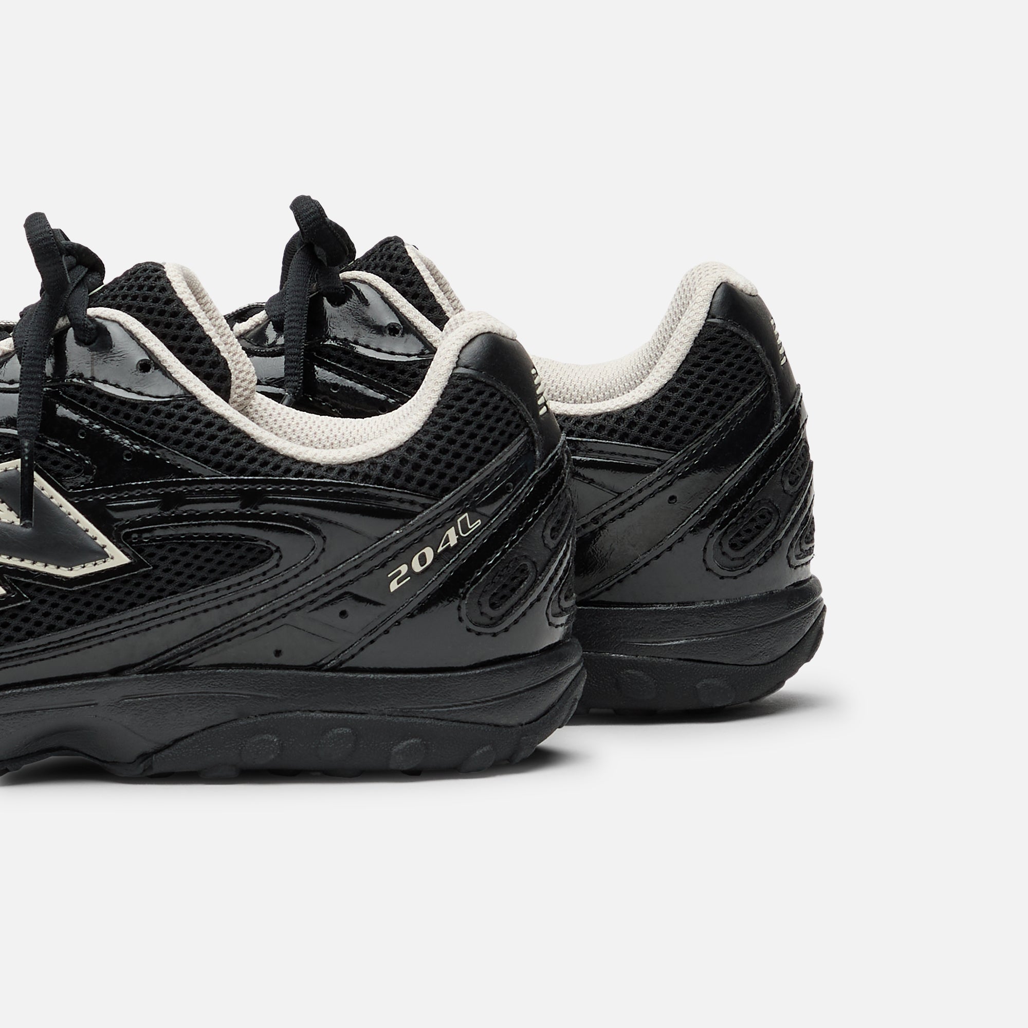 New Balance 204L - Black / Timberwolf – Kith Canada
