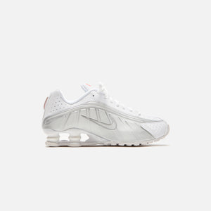 Nike WMNS Shox R4 - White / Metallic Silver / Max Orange / White