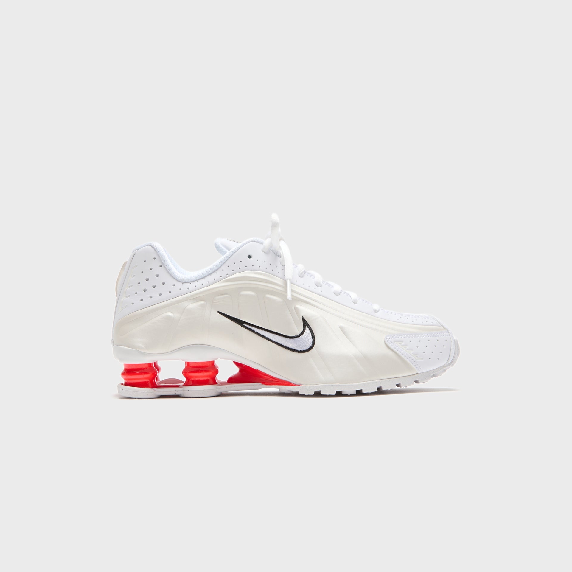 Nike WMNS Shox R4 - White / Phantom / Picante Red