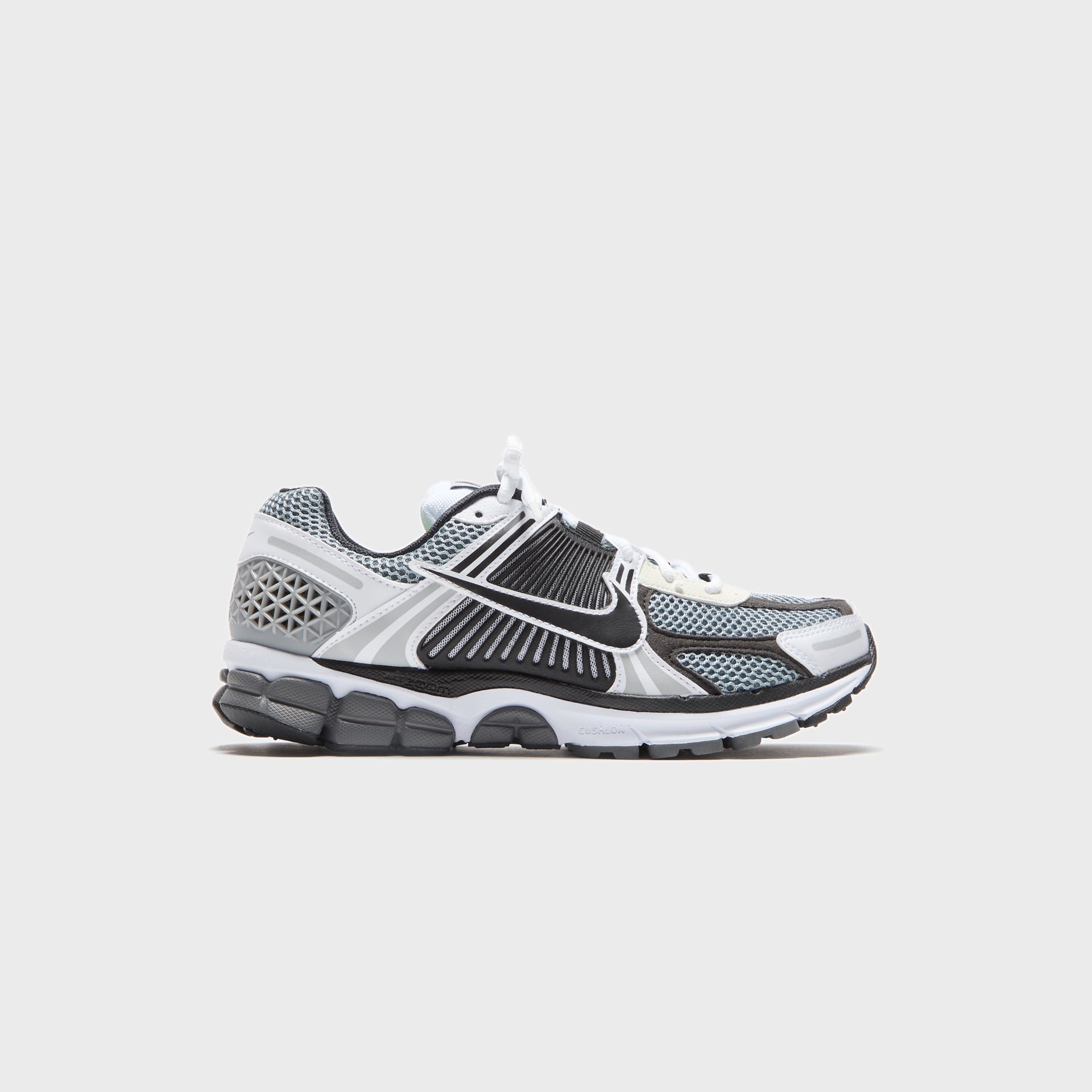 Nike Zoom Vomero 5 SE SP - Dark Grey / White / Sail / Black