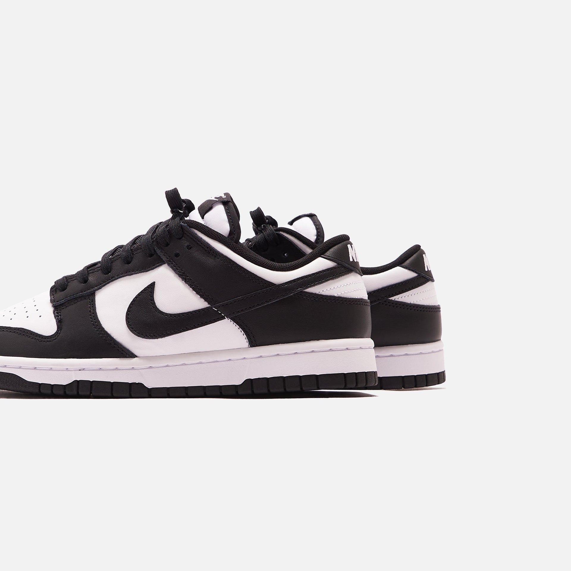 Nike WMNS Dunk Low - White / Black