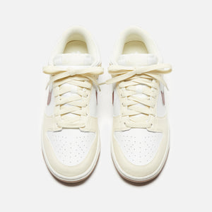 Nike WMNS Dunk Low Next Nature - Coconut Milk / Smokey