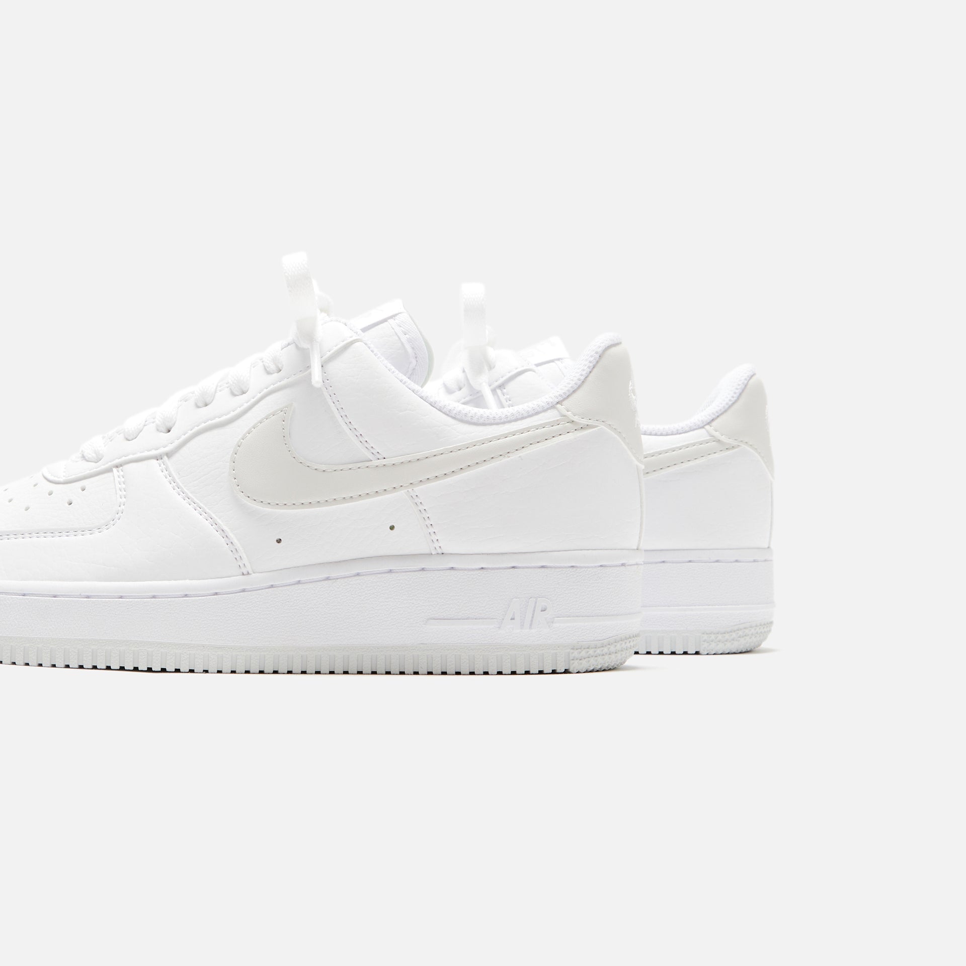 Nike WMNS Air Force 1 '07 SE - White / Photon Dust / White