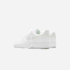 Nike WMNS Air Force 1 '07 SE - White / Photon Dust / White