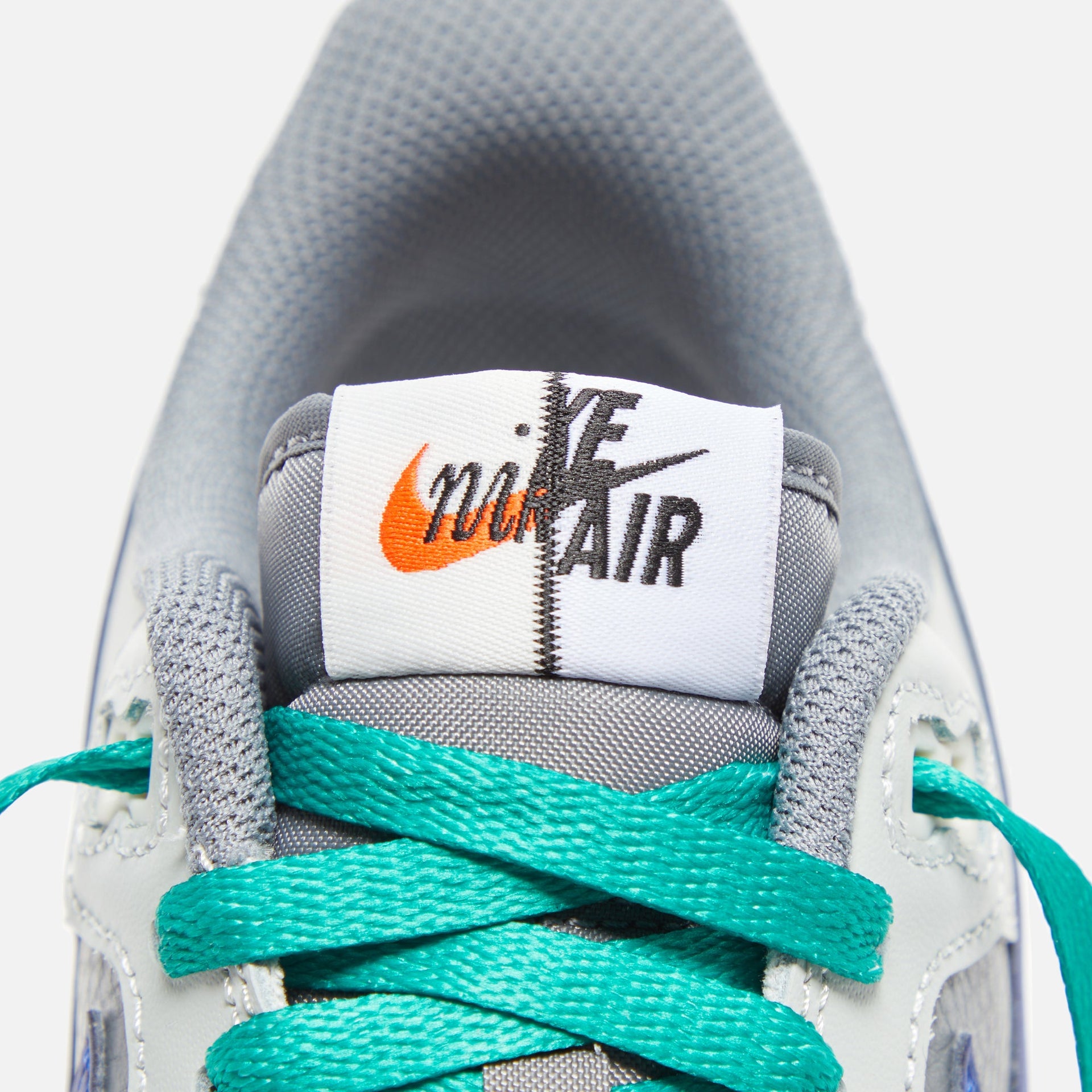 Nike Air Force 1 '07 Lv8 - Light Silver / White / Smoke Grey / Deep Royal Blue