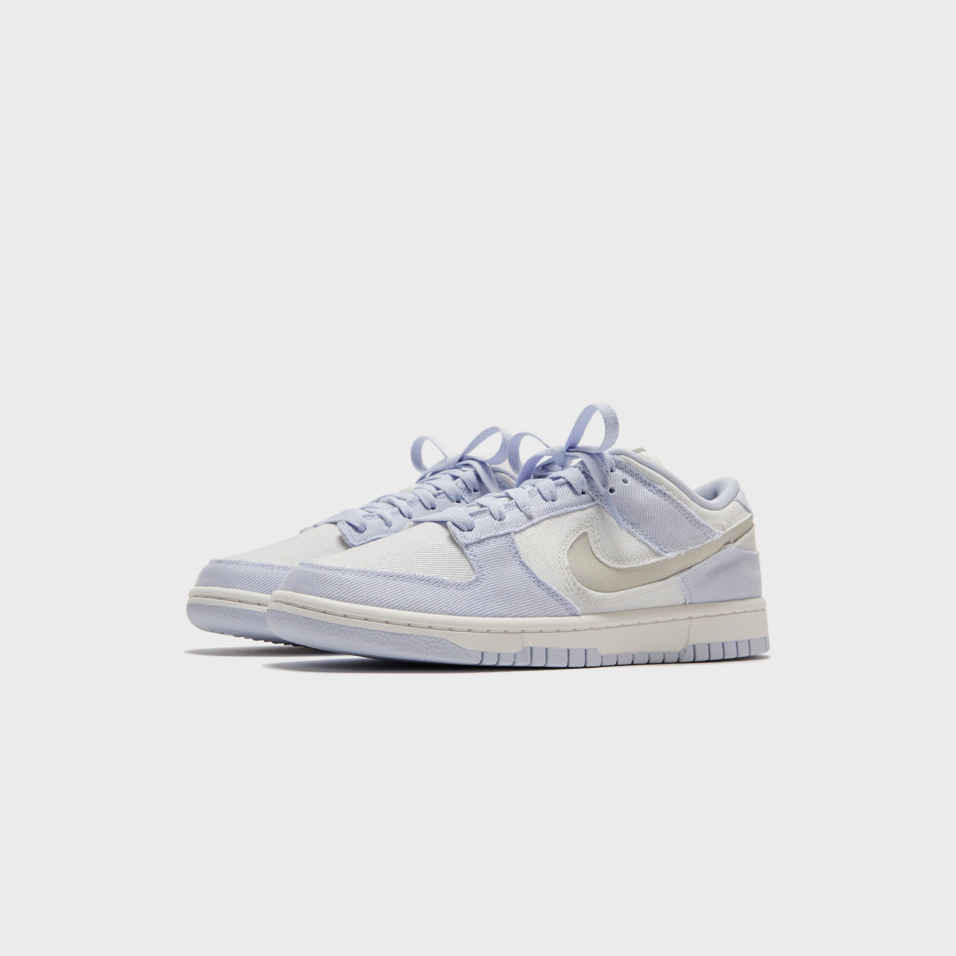 Nike WMNS Dunk Low - Sea Ghost / Summit White / Platinum