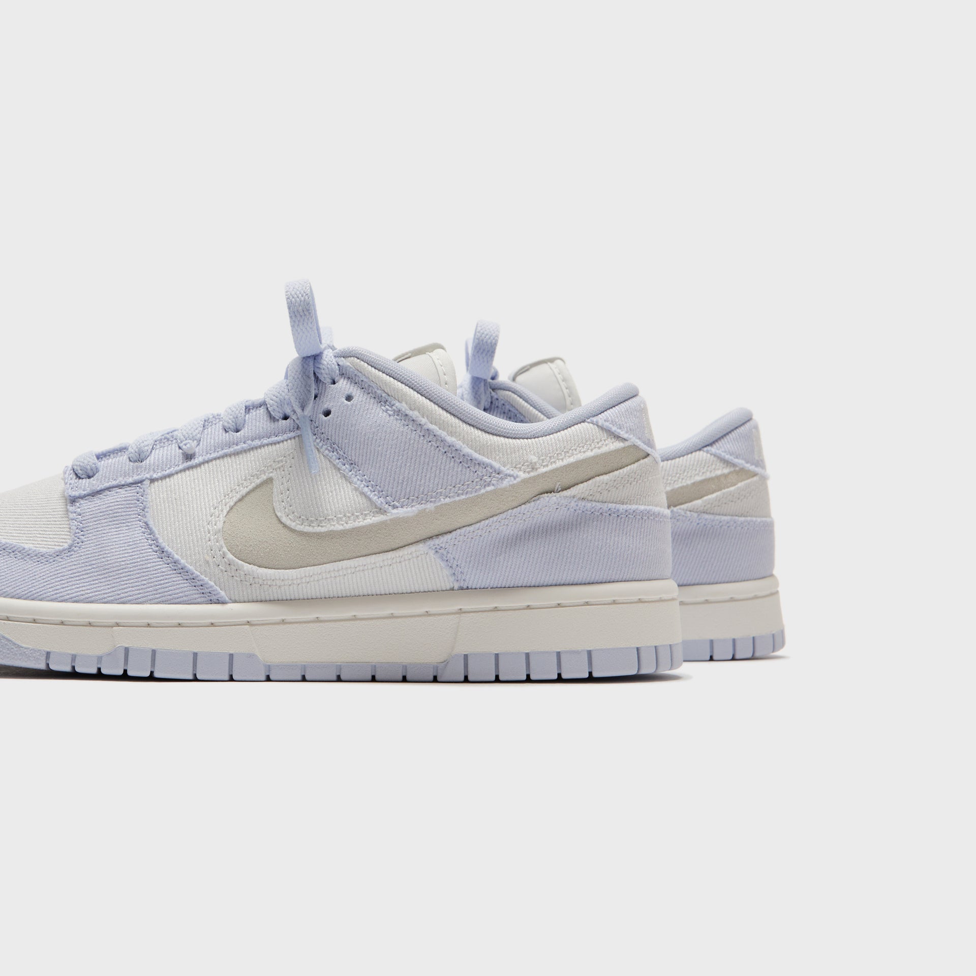 Nike WMNS Dunk Low - Sea Ghost / Summit White / Platinum