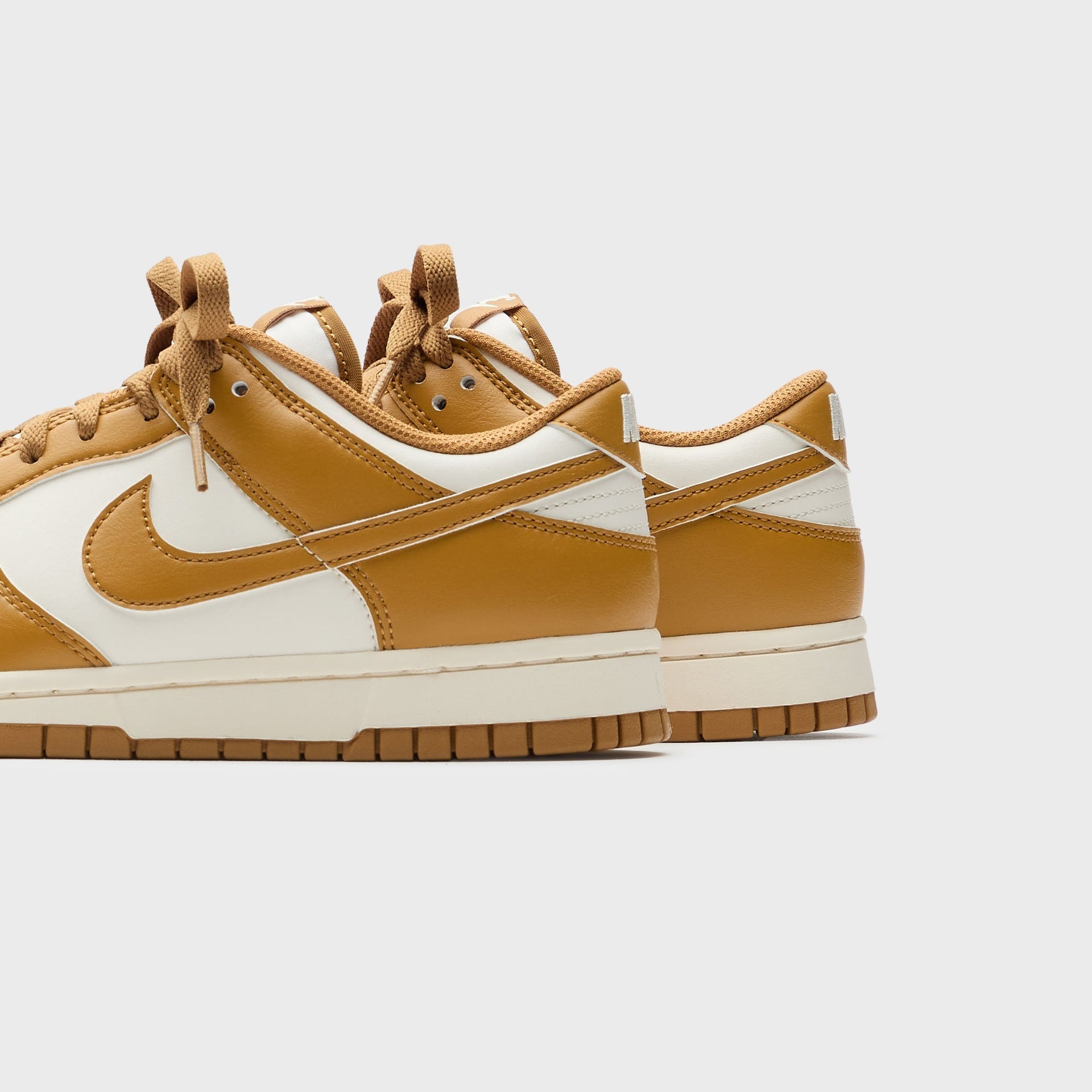 Nike Dunk Low Retro Bttys - Pale Ivory / Wheat