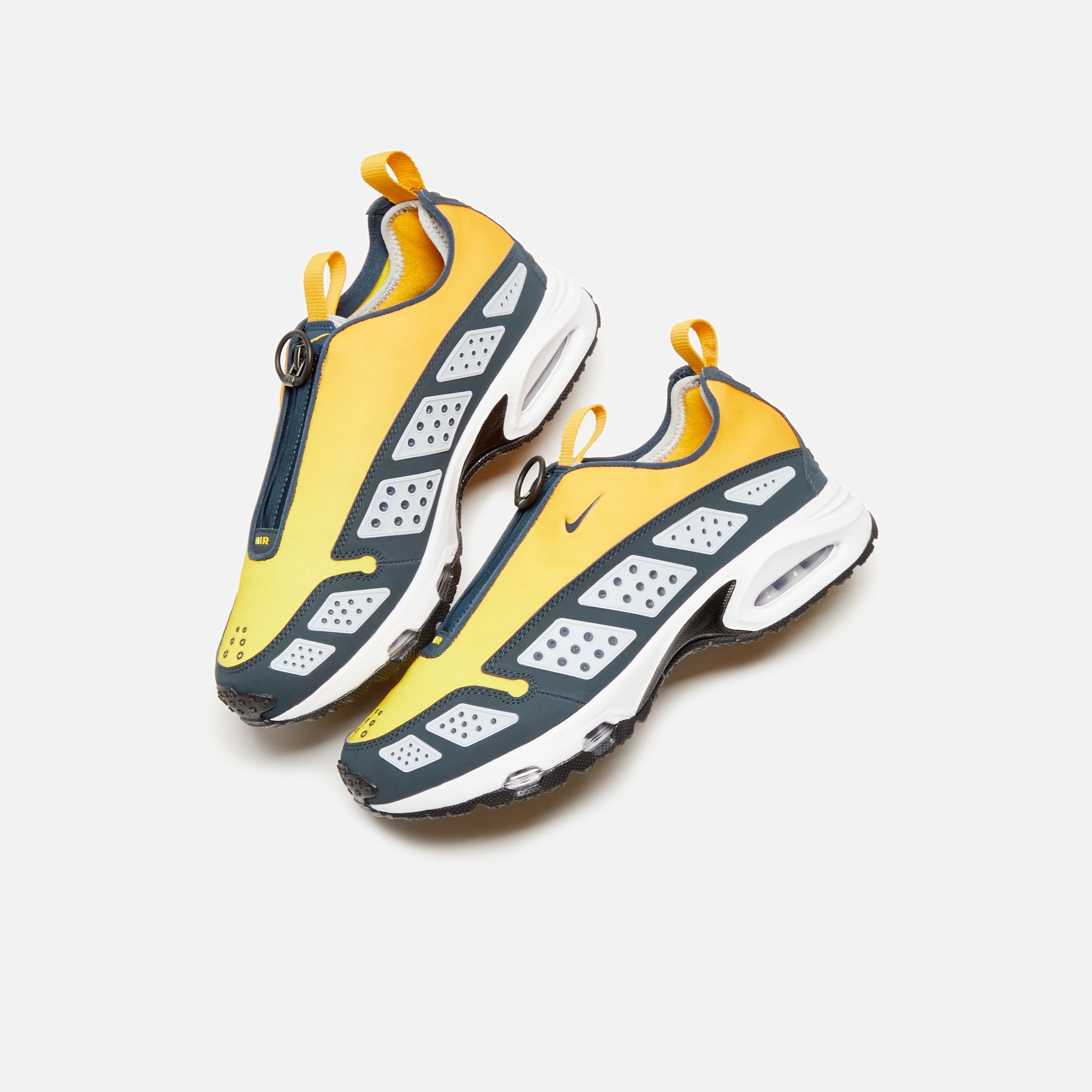 靴 Nike Women's Air Max SNDR Canyon Gold Air Max SNDR 'Canyon Gold and Deep Ocean' (HJ8080-700