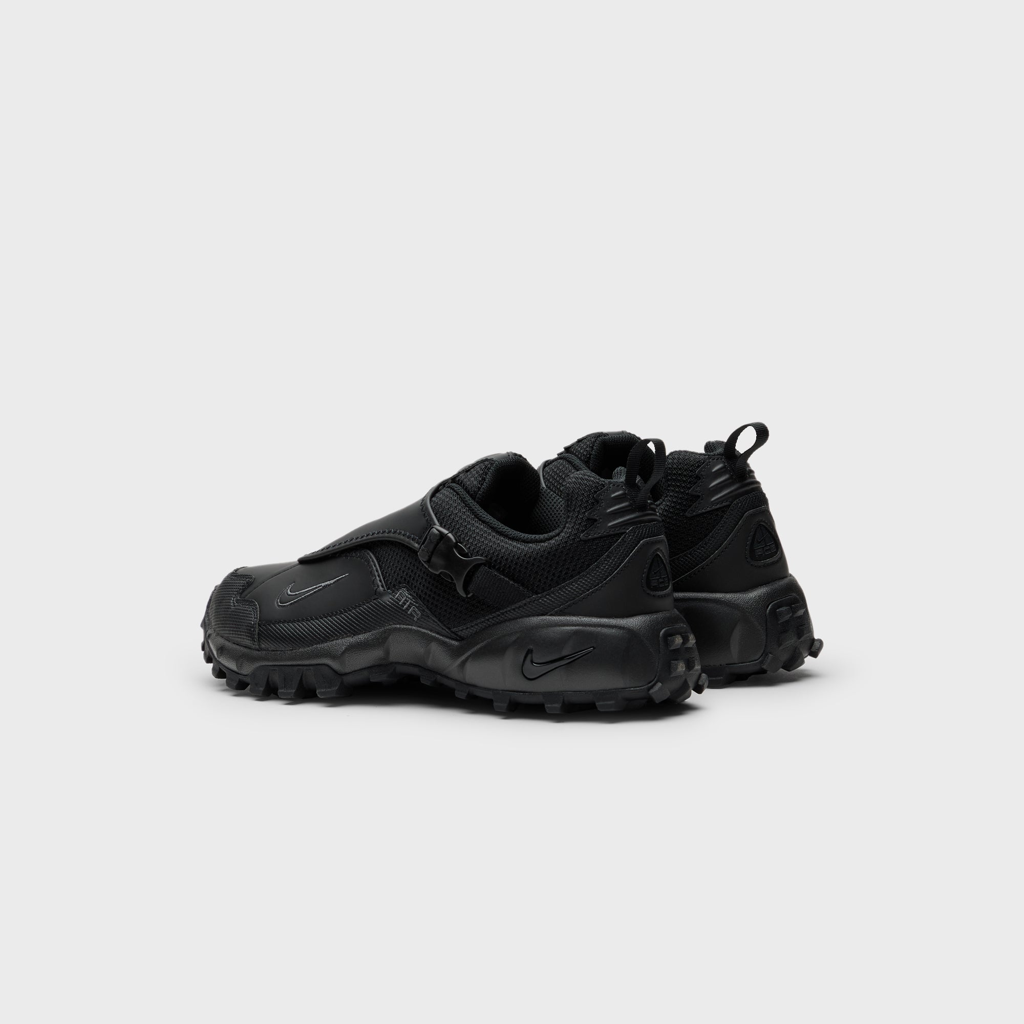 Nike ACG Phassad - Black – Kith Canada