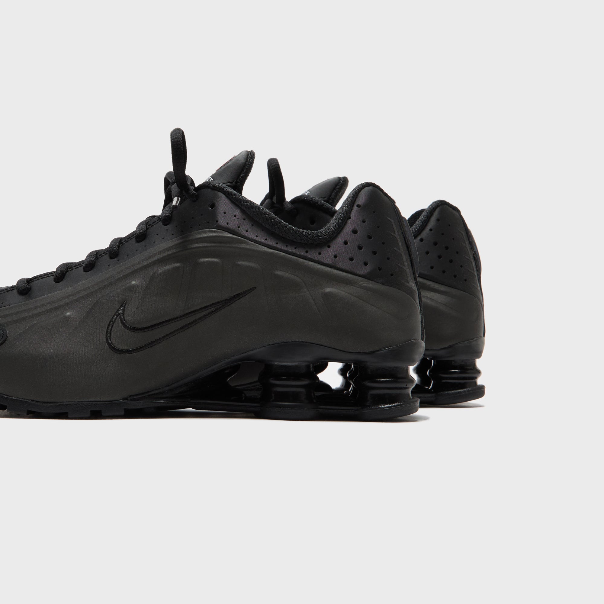Nike Shox R4 - Black / Black / Black / Bright Crimson – Kith