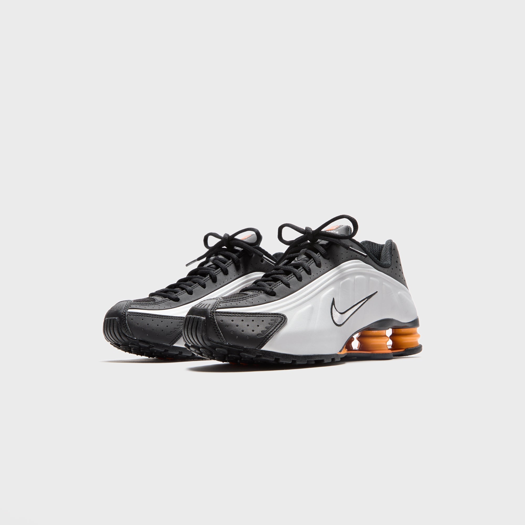 Nike Shox R4 - Black / Vast Grey / Bright Mandarin / Metallic