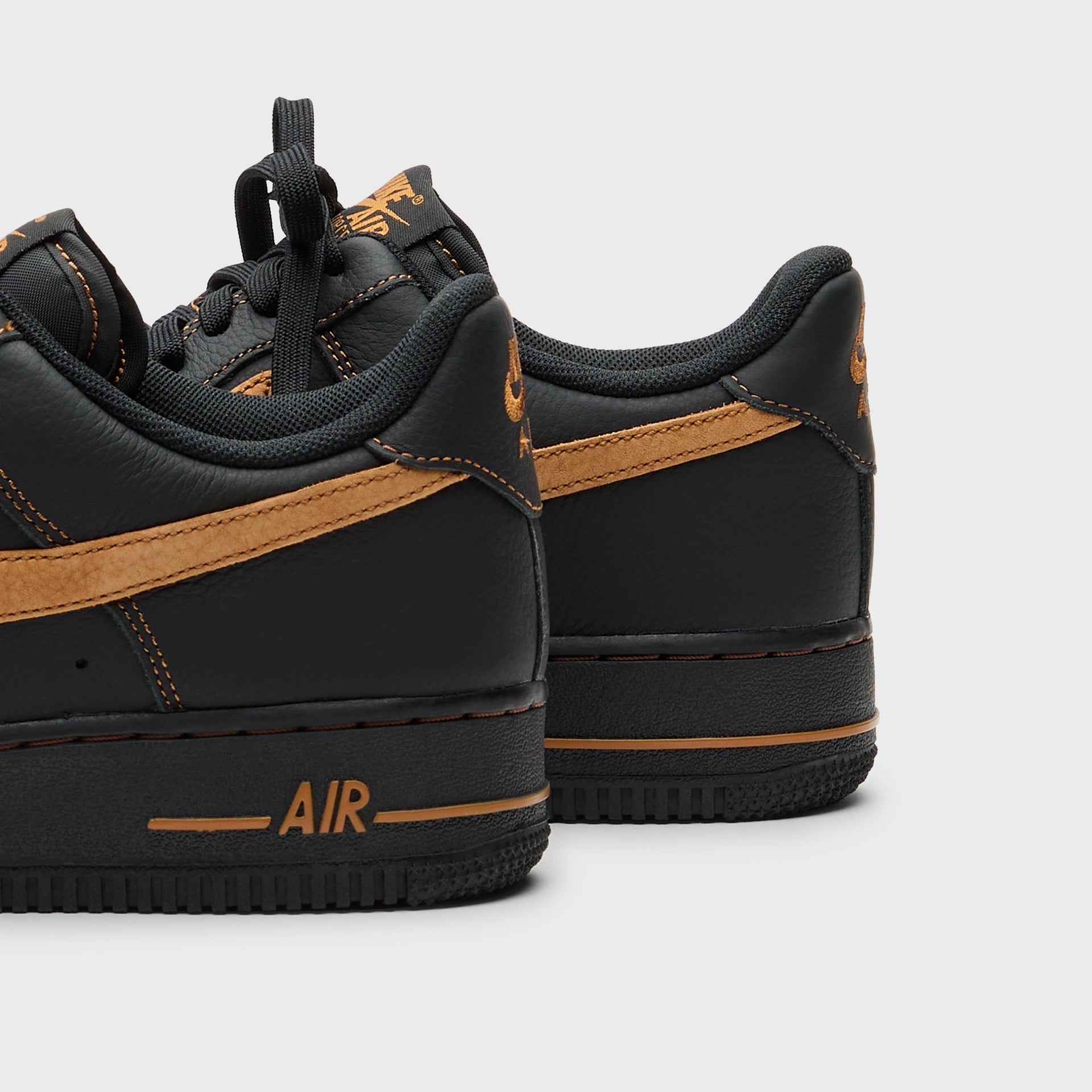 Nike Air Force 1 '07 LV8 - Black / Desert Ochre