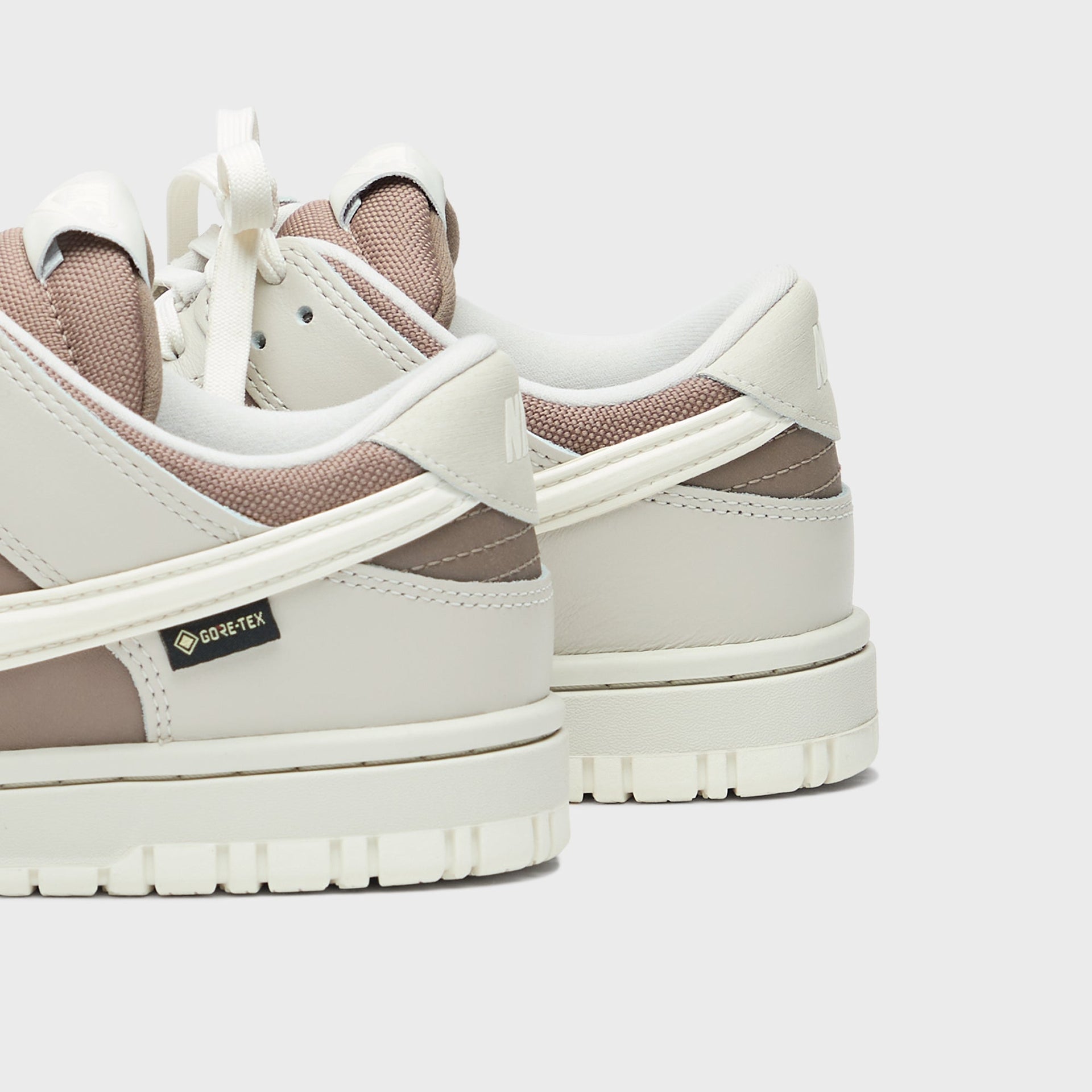 Nike Dunk Low GORE-TEX- Light Bone / Mink Brown / Sail