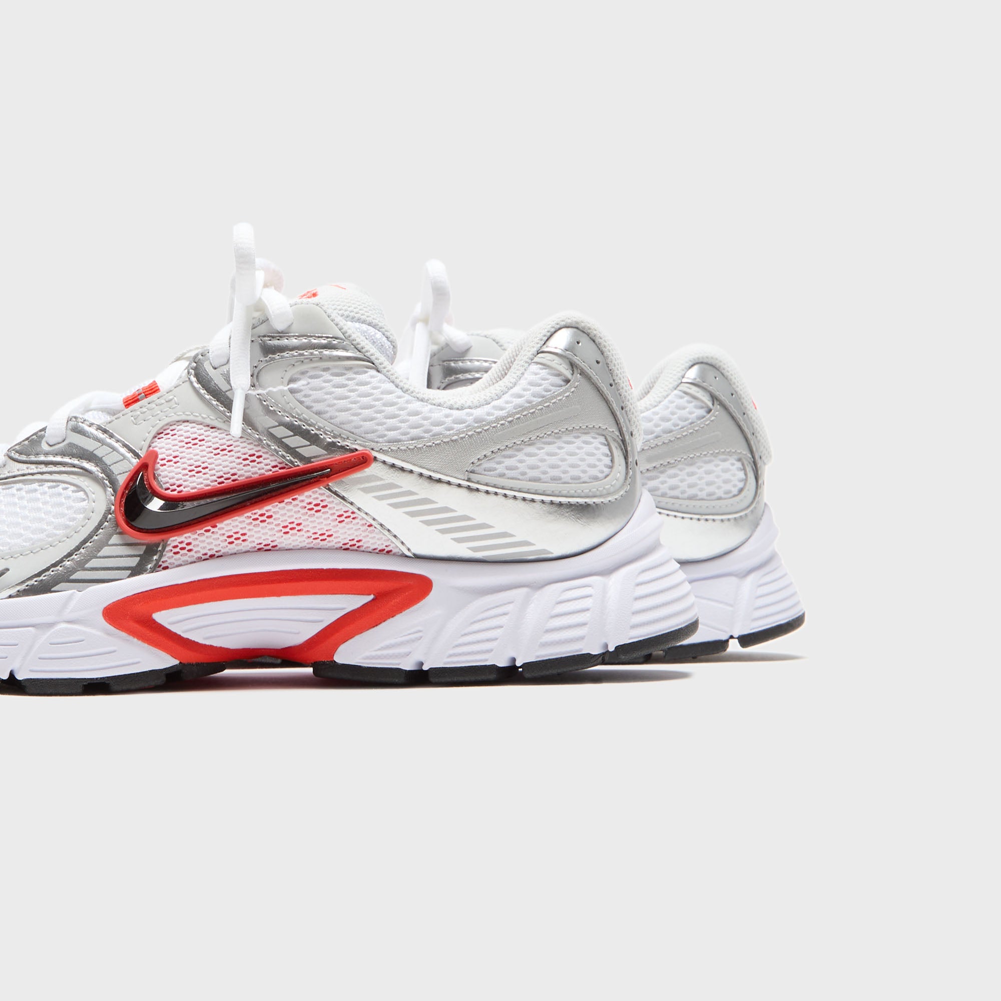 Nike WMNS V5 Rnr - White / Picante Red / Vast Grey / Black – Kith