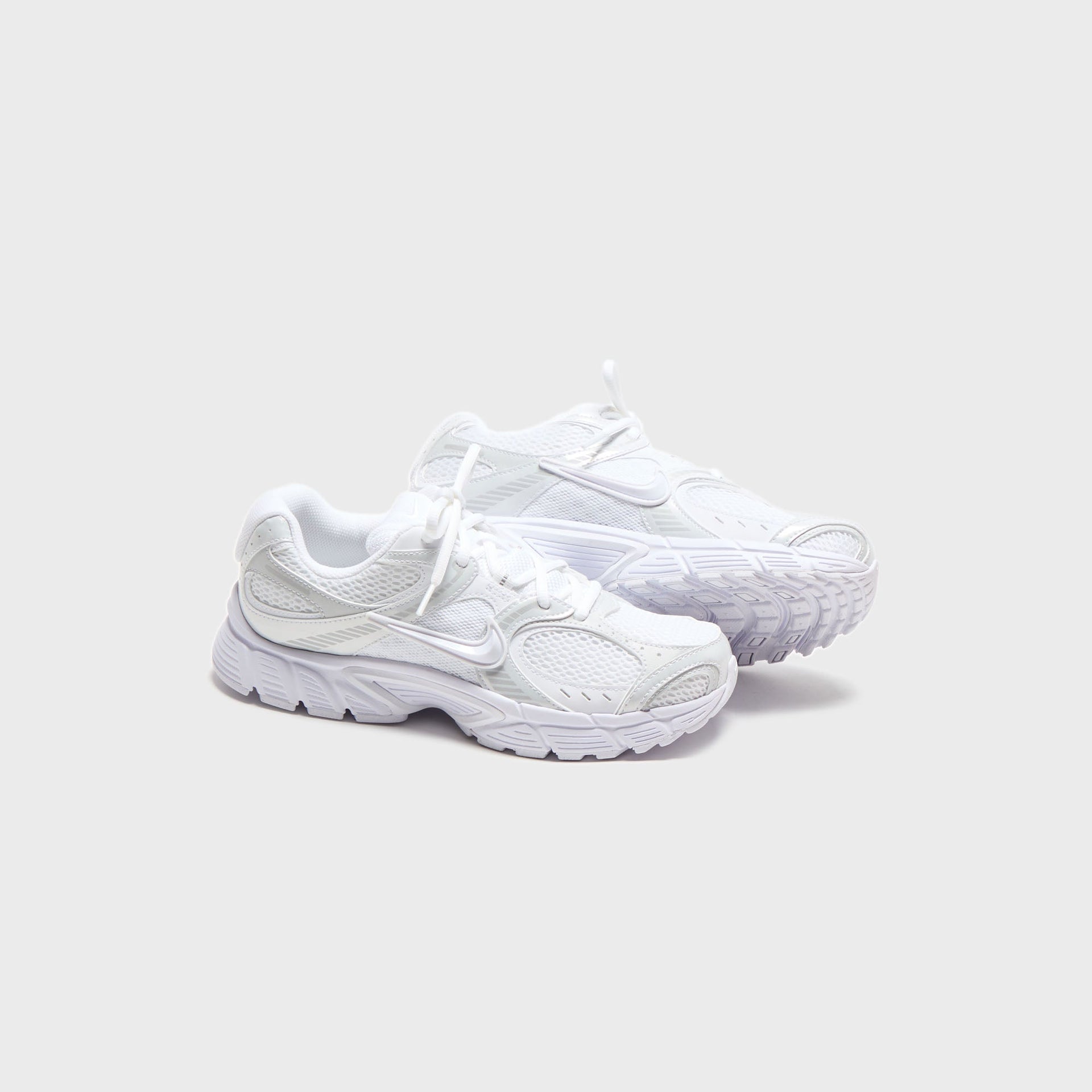 Nike WMNS V5 Rnr - White /Black / Metallic Silver