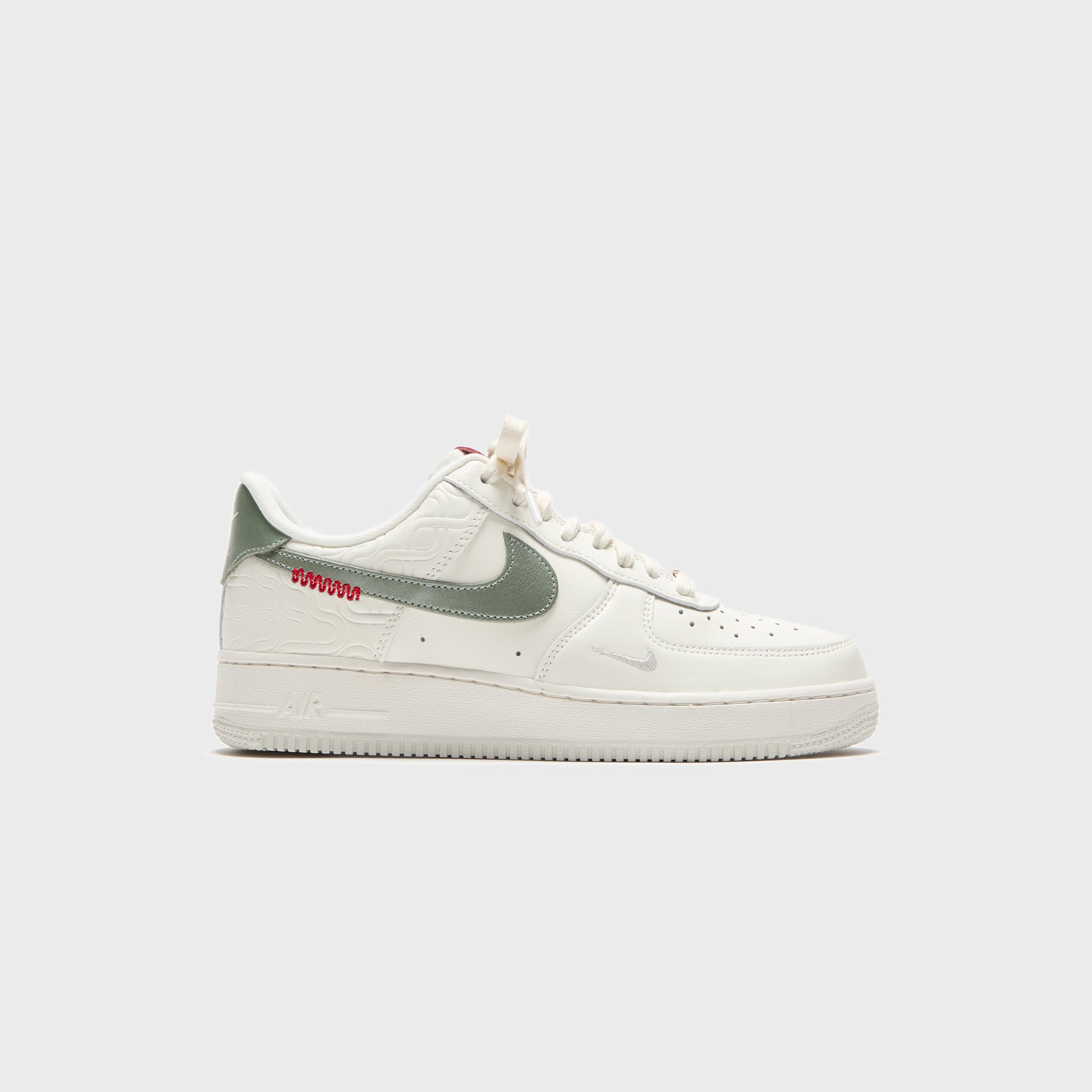 Nike Air Force 1 Low - Sail / Jade Horizon / Light Bone / University Red