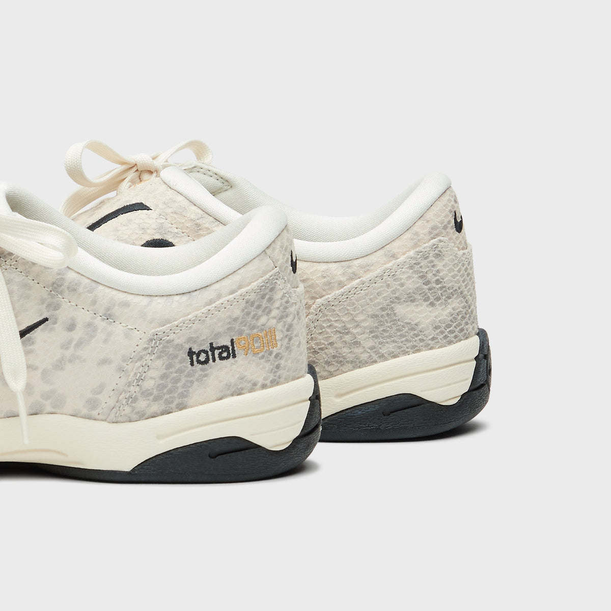 Nike WMNS T90 SP - Pale Ivory / Black