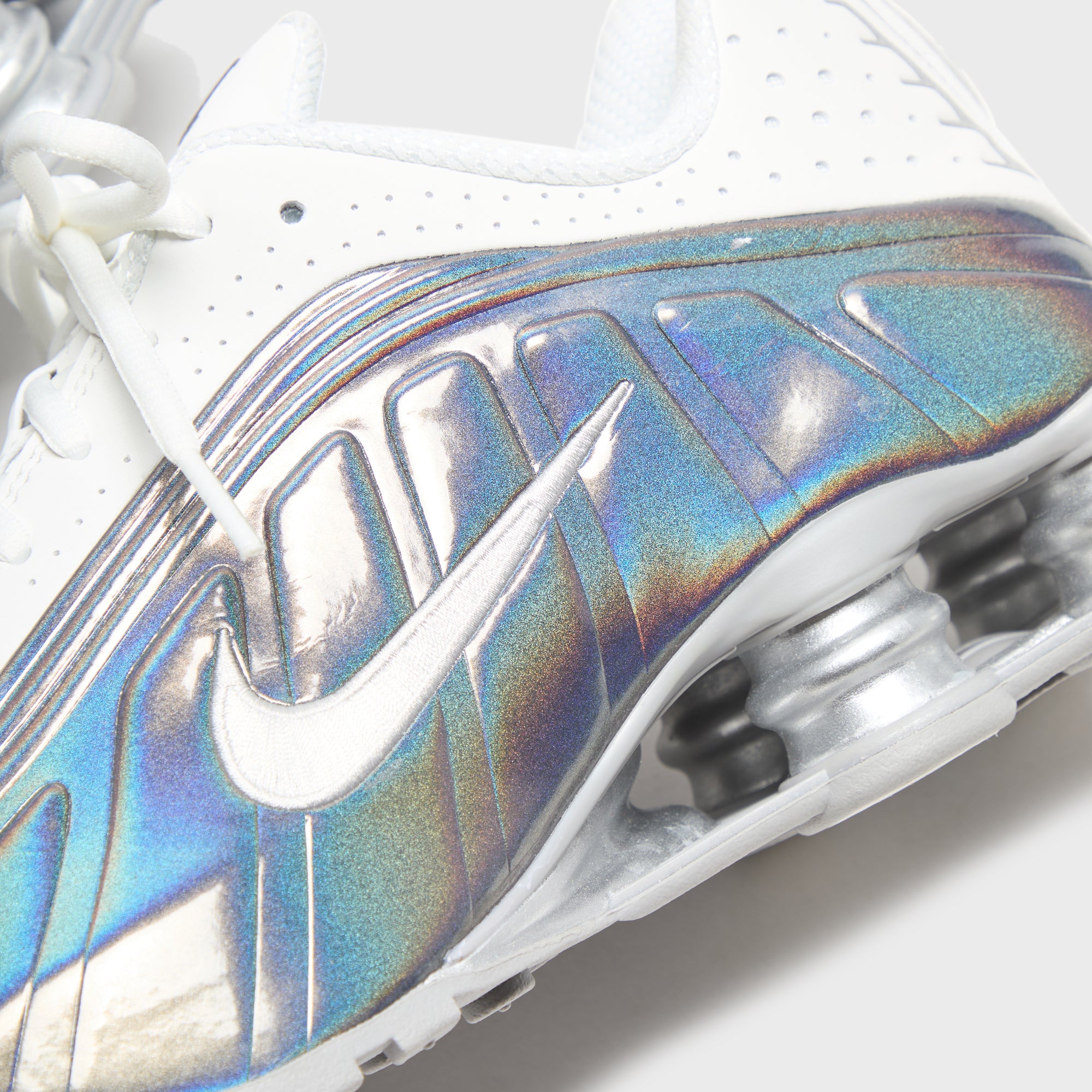Nike WMNS Shox R4 - Hydrangeas / Metallic Silver / Summit White Nike WMNS Shox R4 - Hydrangeas / Metallic Silver / Summit White