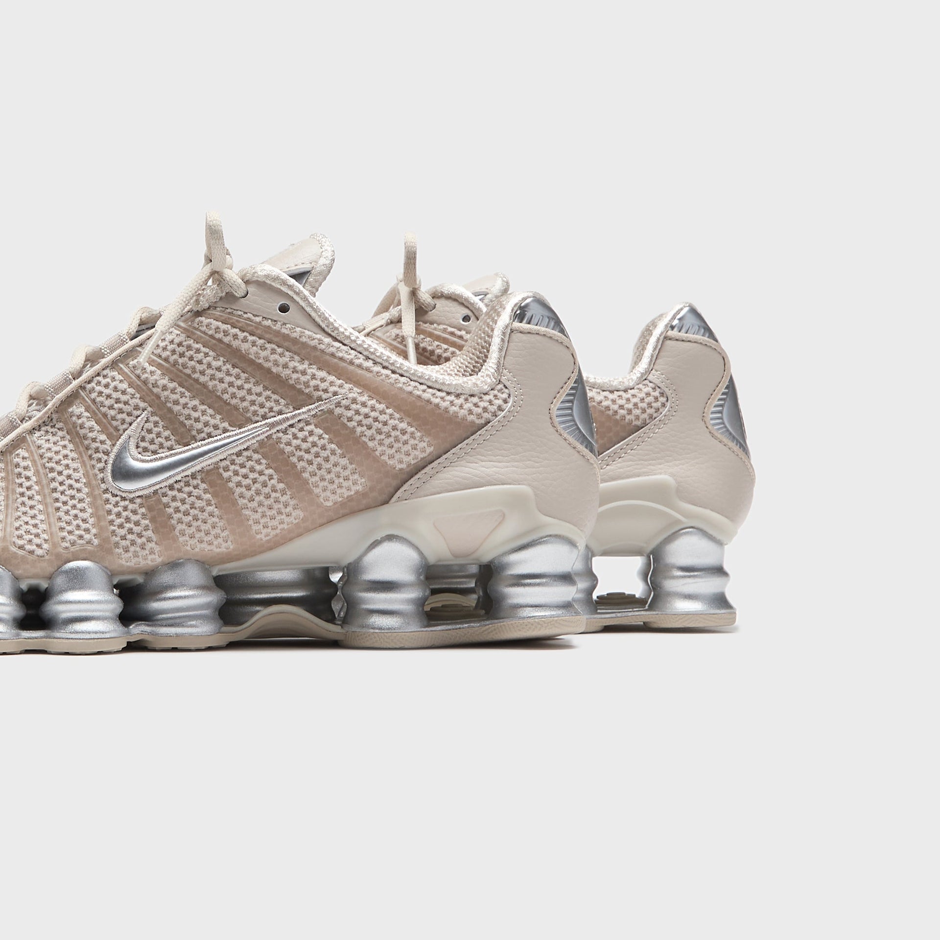 Nike WMNS Shox TL - Cream II / Black / Metallic Silver