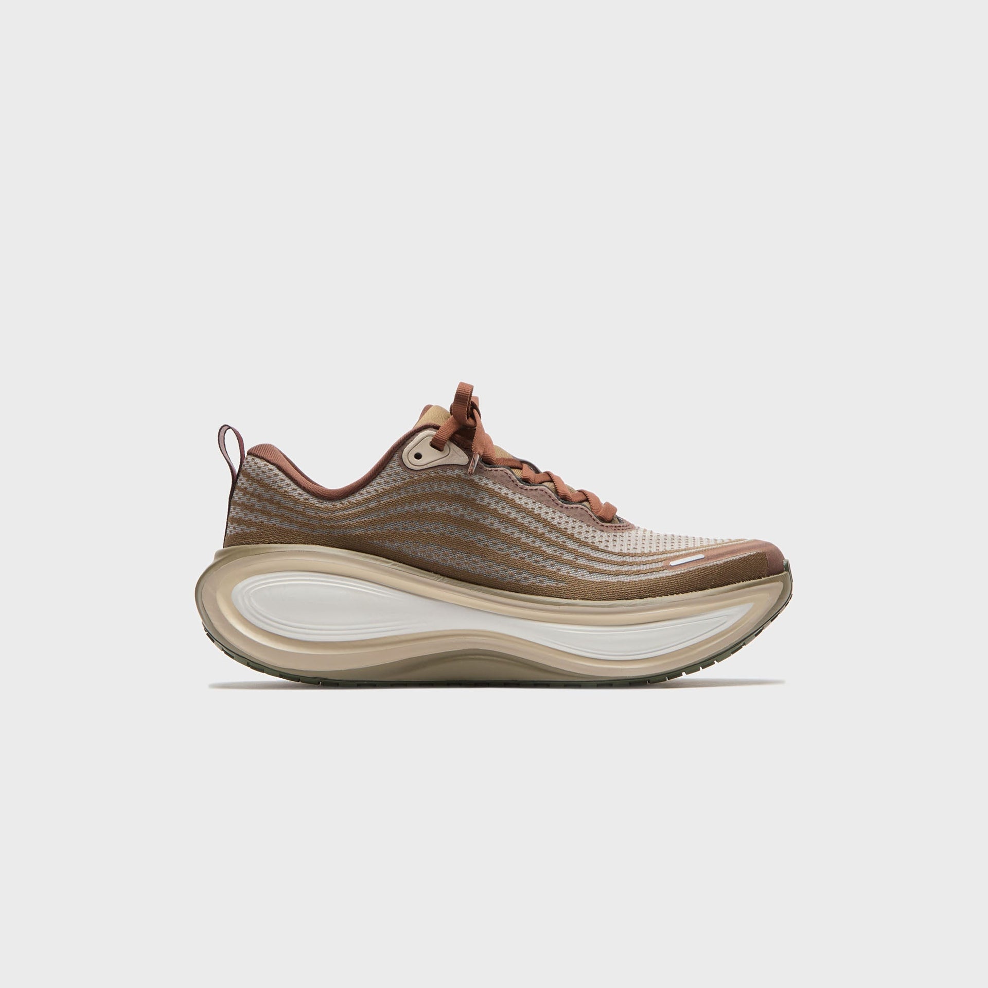 NIKE Vomero Plus - Off Noir / Pecan / Phantom / Natural